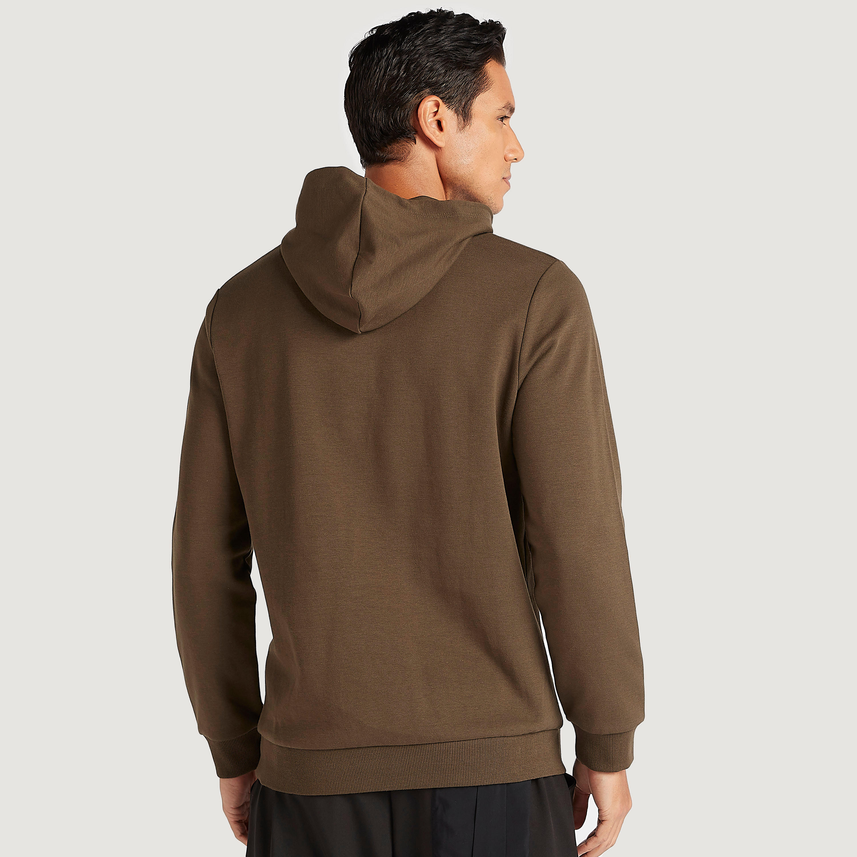 هودي سادة بسحّاب وأكمام طويلة وجيوب من آيكونيك-men-winterwear-hoodiesandsweatshirts-image-4