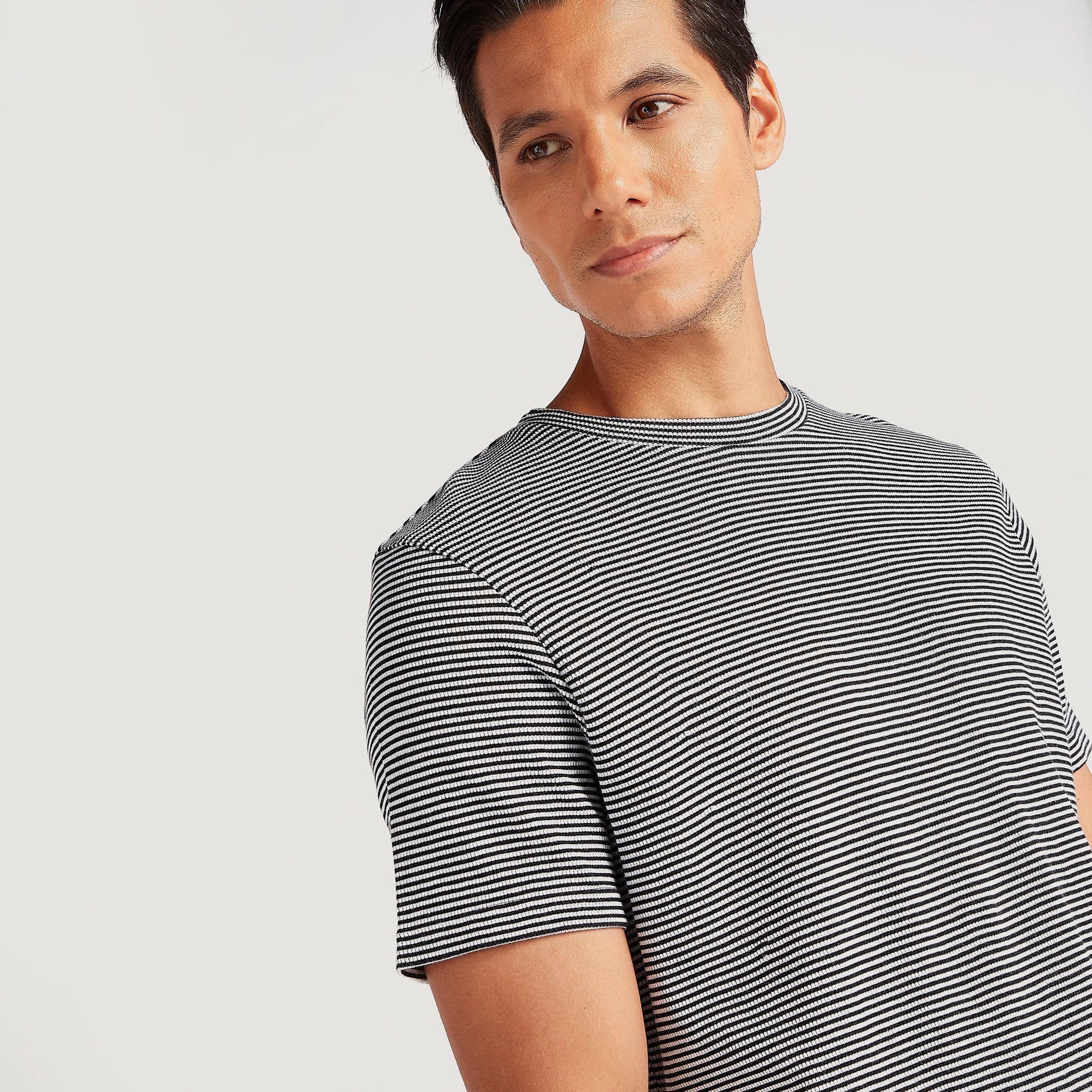 تيشيرت مقلّم بياقة ضيّقة وأكمام قصيرة من بوسيني-men-clothing-tshirtsandpolos-tshirts-image-3