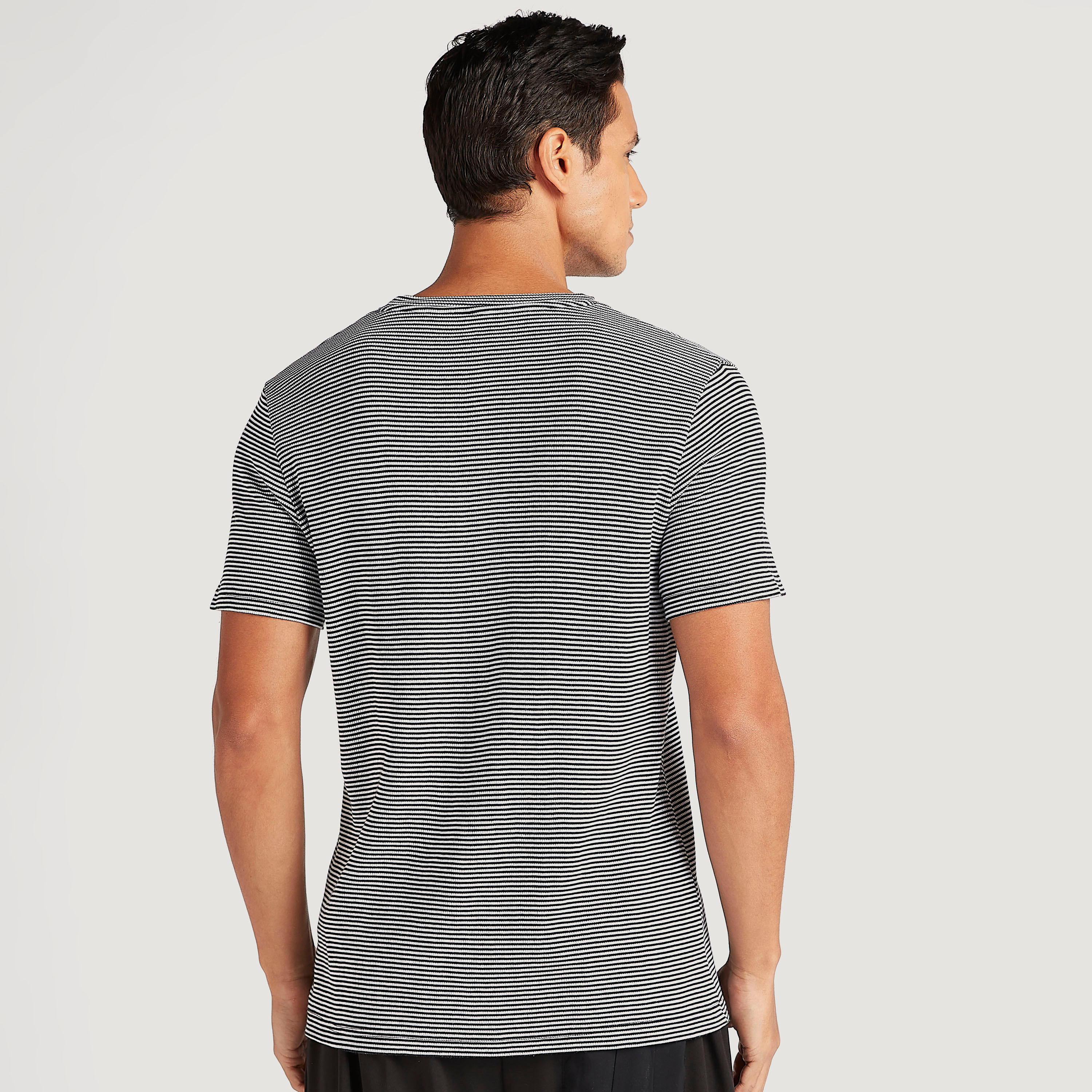 تيشيرت مقلّم بياقة ضيّقة وأكمام قصيرة من بوسيني-men-clothing-tshirtsandpolos-tshirts-image-4
