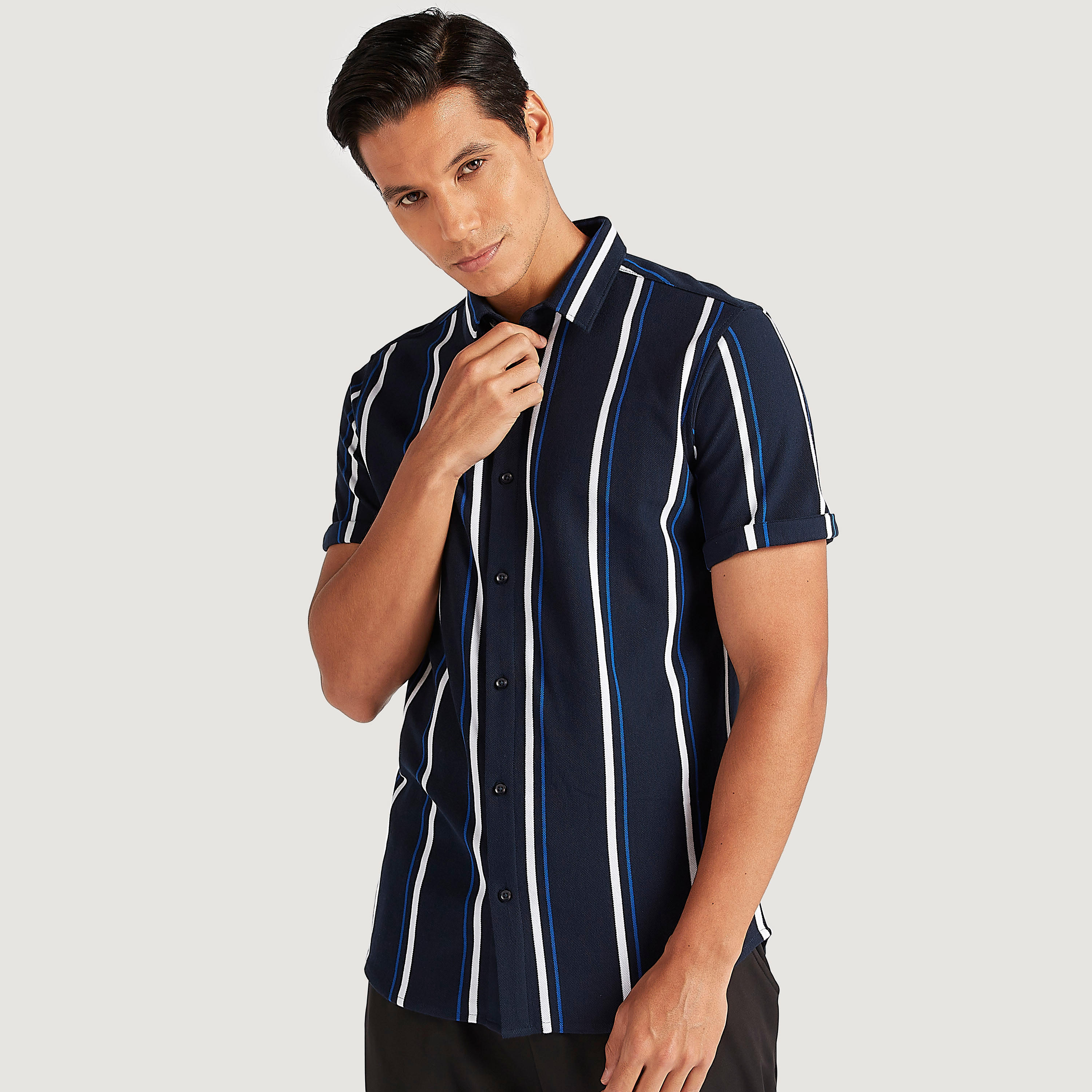 تيشيرت مخطط بقصّة سليم بأكمام قصيرة من آيكونيك-men-clothing-shirts-image-1