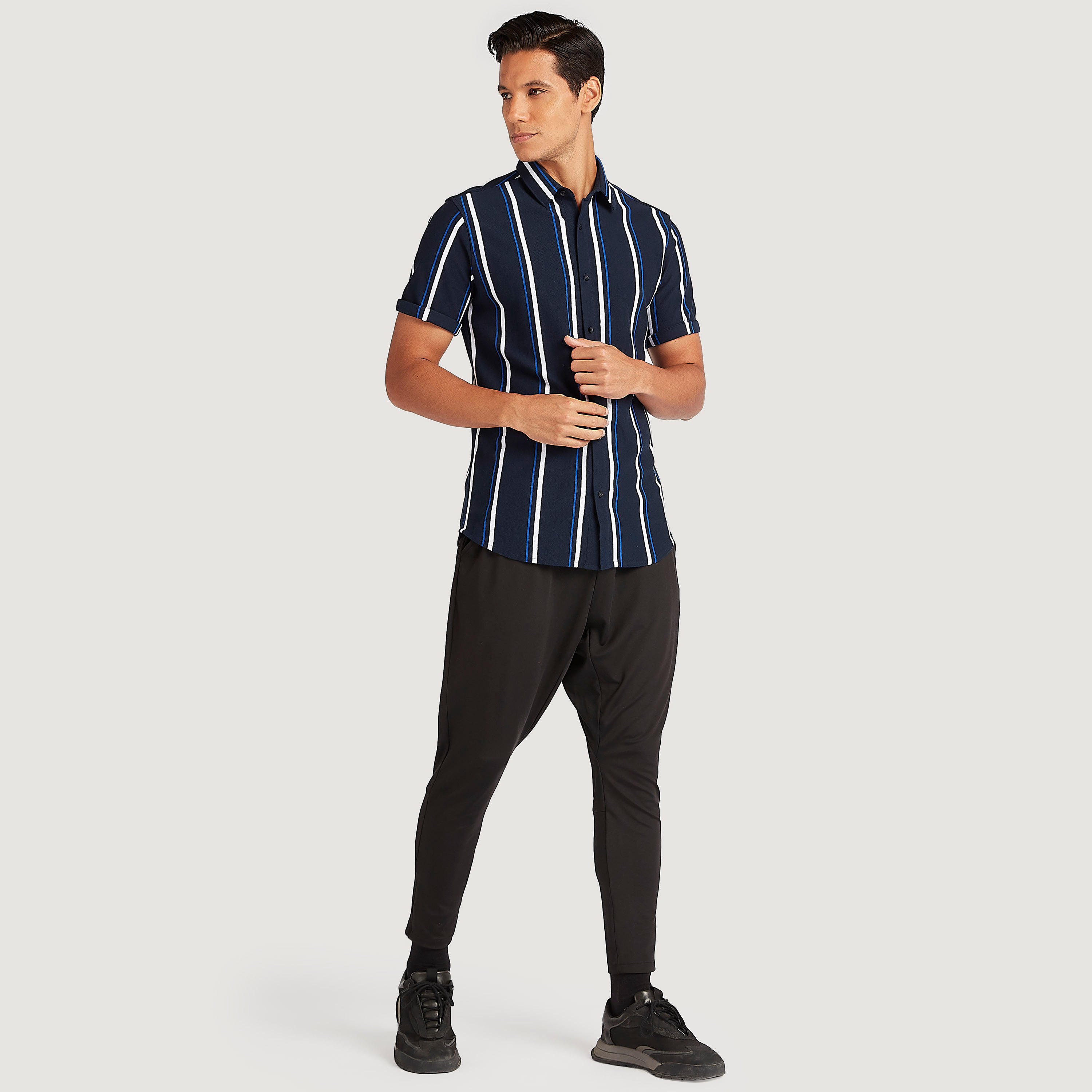 تيشيرت مخطط بقصّة سليم بأكمام قصيرة من آيكونيك-men-clothing-shirts-image-2