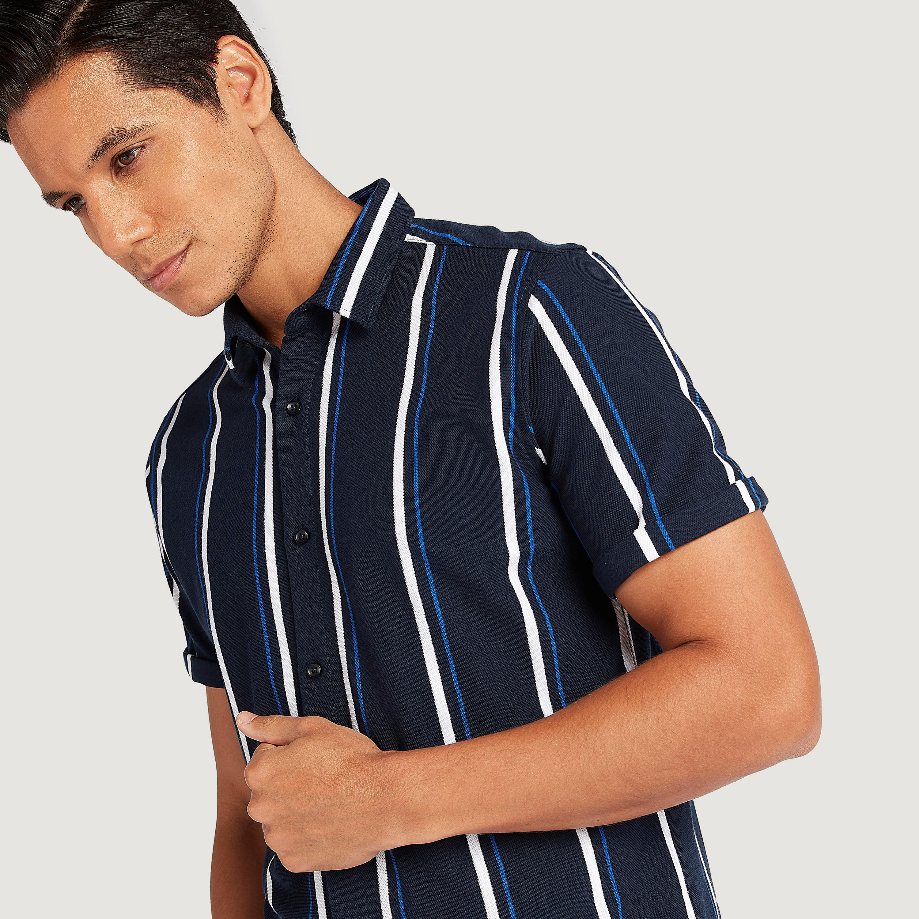تيشيرت مخطط بقصّة سليم بأكمام قصيرة من آيكونيك-men-clothing-shirts-image-5