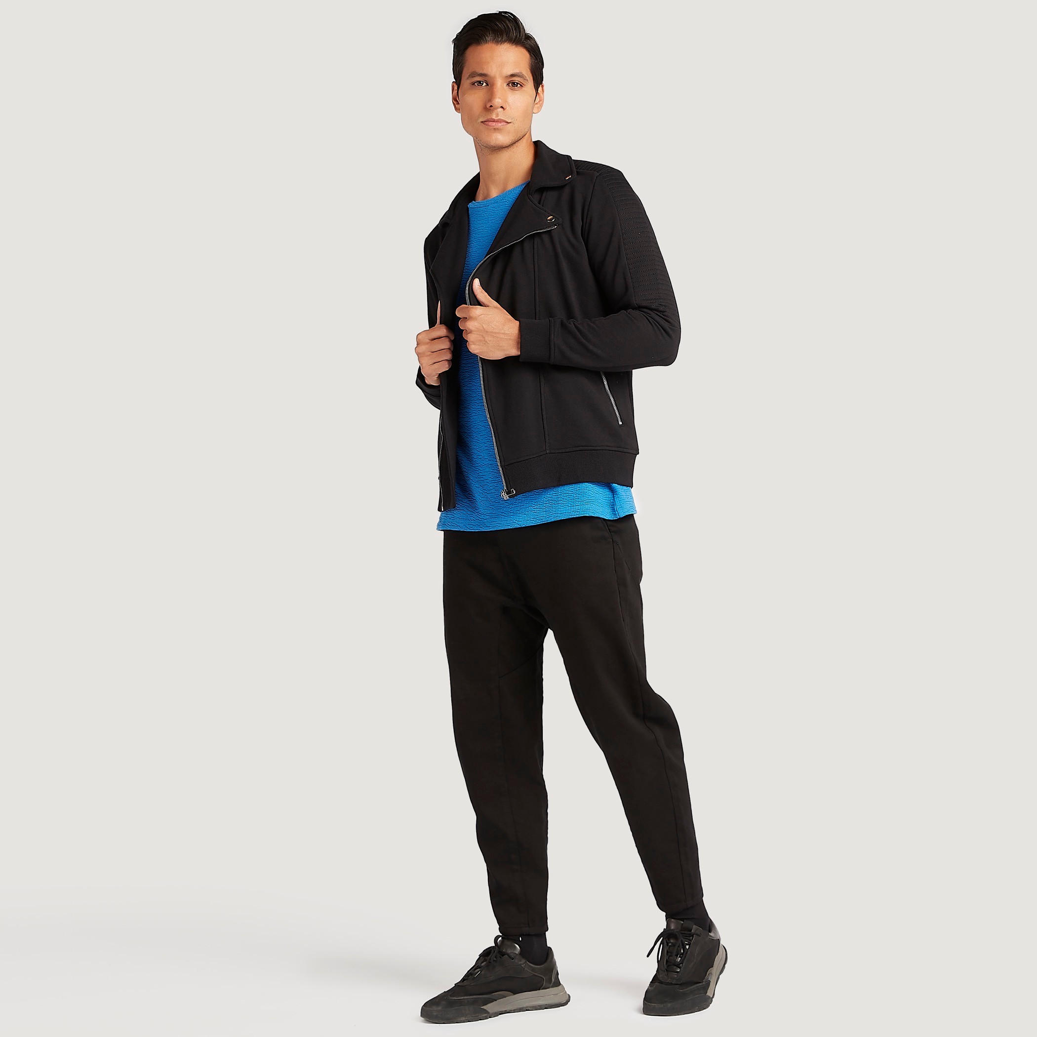 جاكيت خفيف بسحّاب وأكمام طويلة من آيكونيك-men-clothing-jacketsandblazers-jackets-image-3