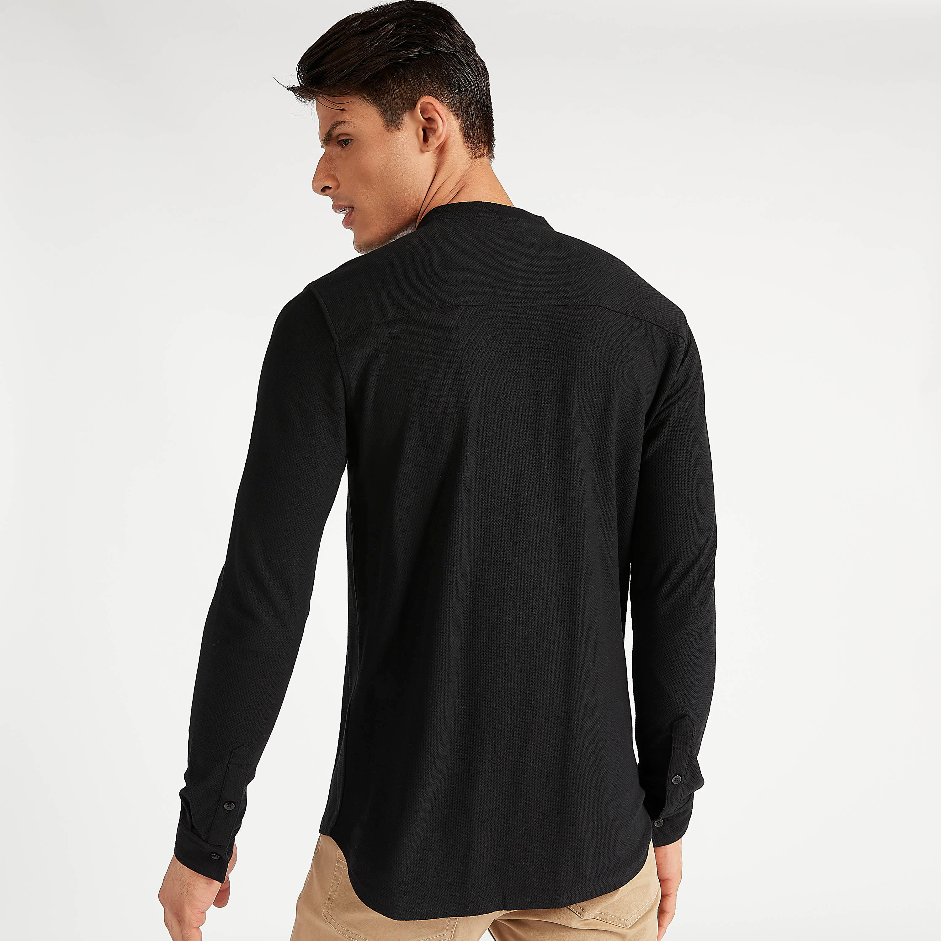 قميص بارز الملمس بياقة ماندارين من آيكونيك-men-clothing-shirts-image-9