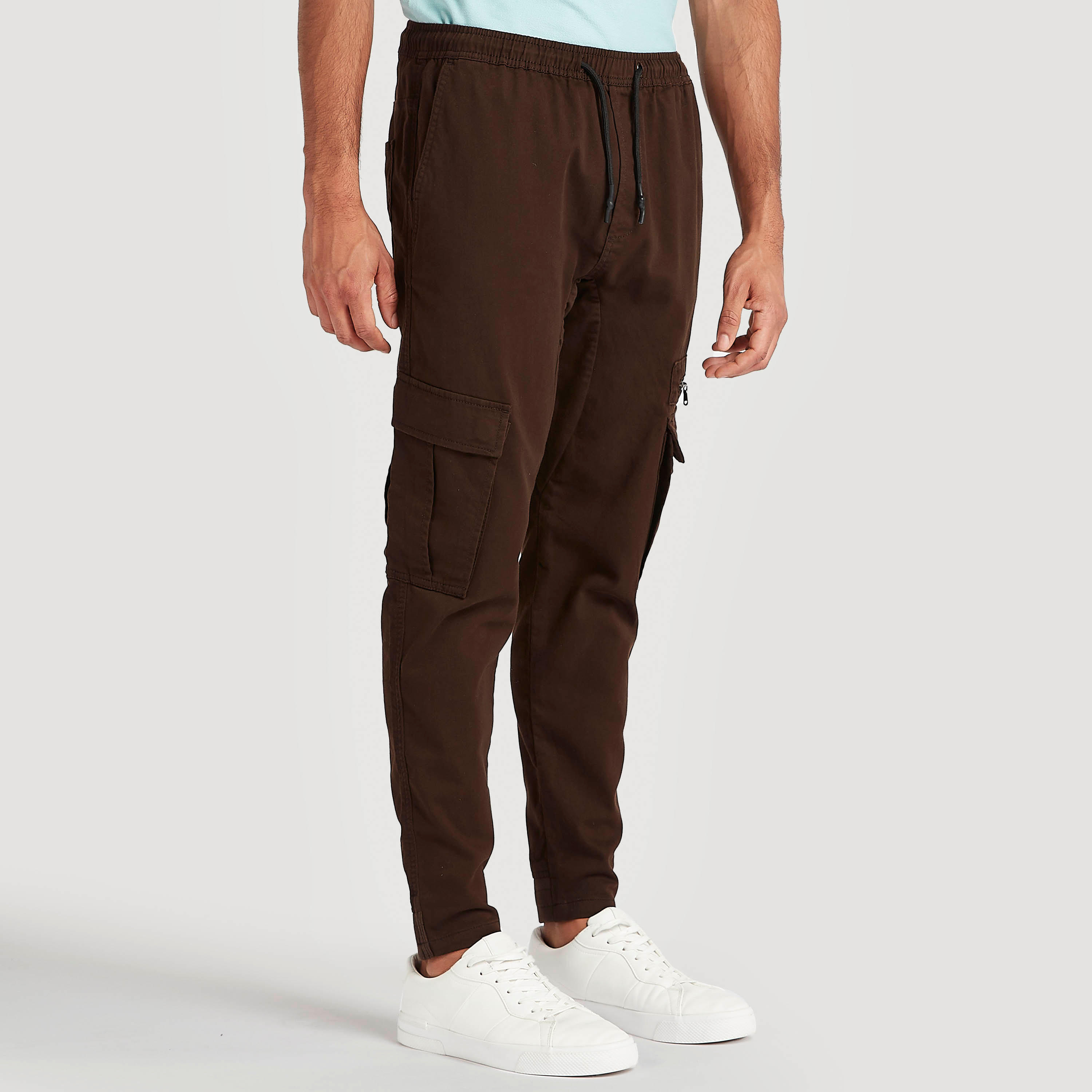 بنطلون كارجو مستدام سادة بخصر مطّاطي من لي كوبر-men-clothing-bottoms-joggers-image-5
