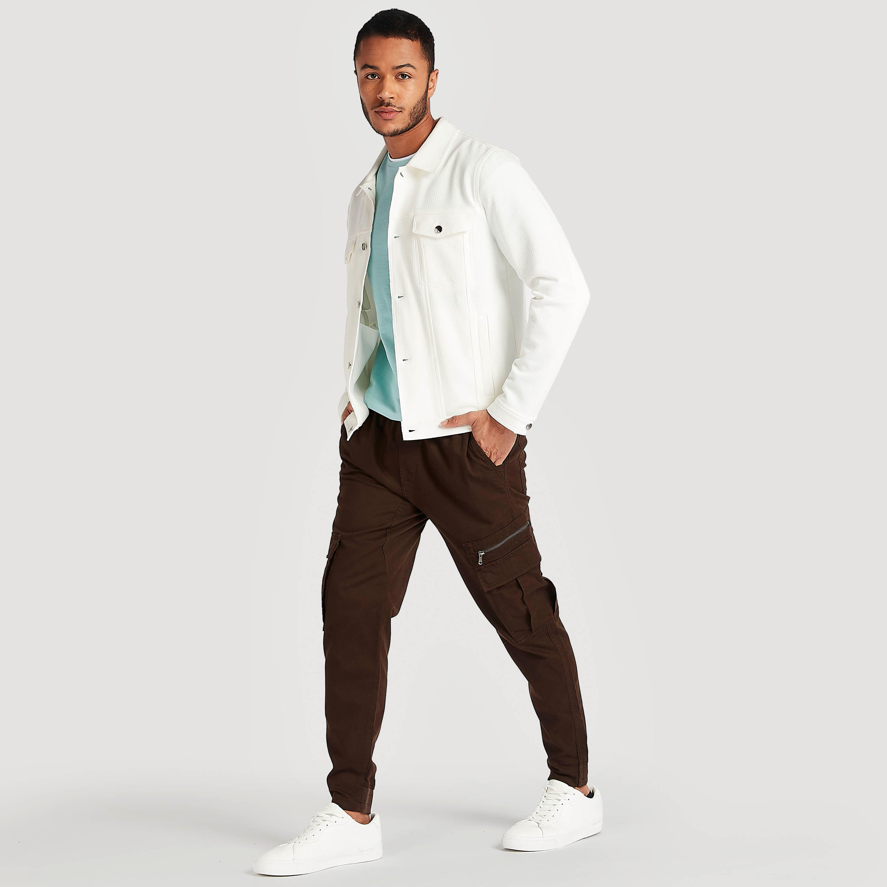 بنطلون كارجو مستدام سادة بخصر مطّاطي من لي كوبر-men-clothing-bottoms-joggers-image-4