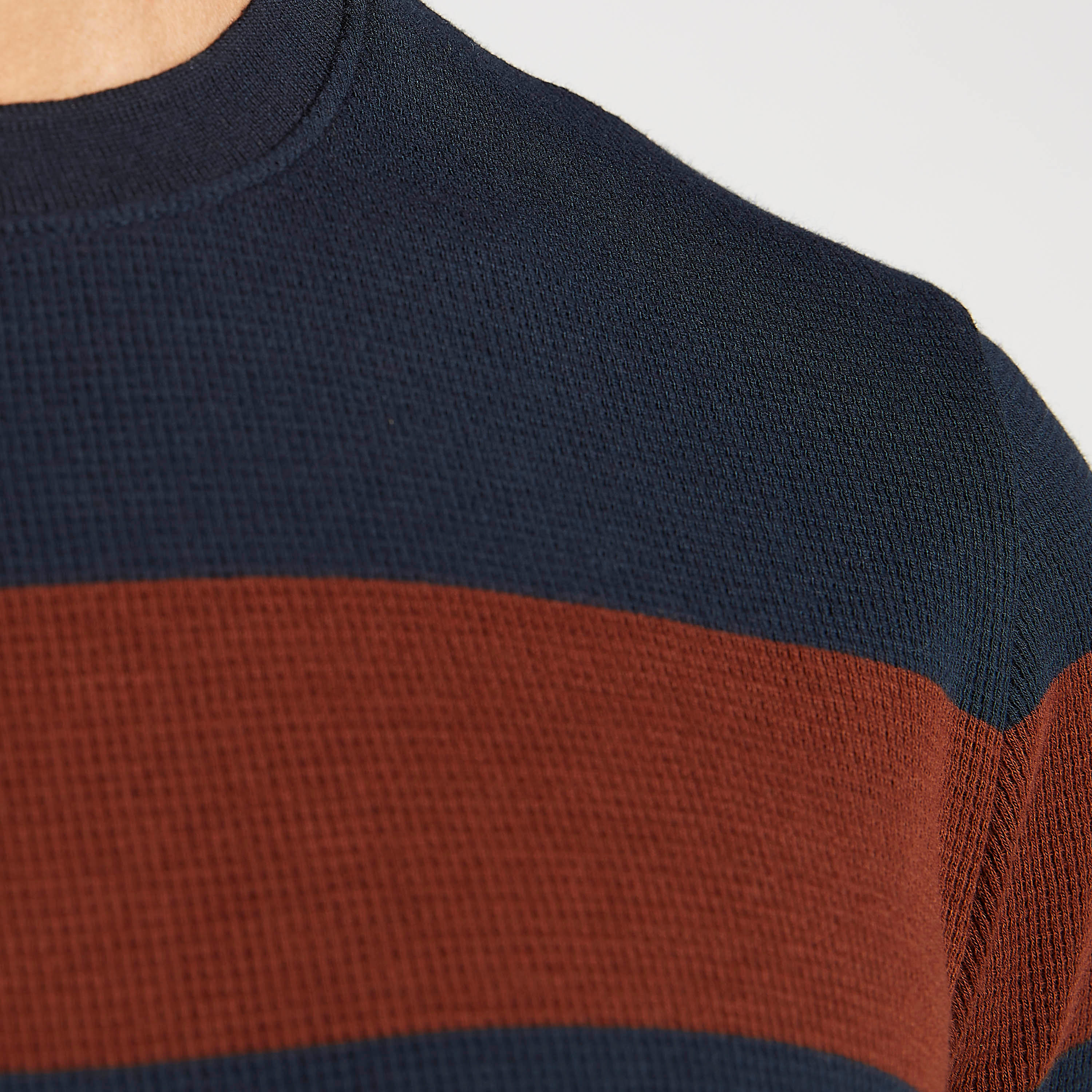 تيشيرت مقلّم بياقة ضيّقة وأكمام قصيرة من بوسيني-men-clothing-tshirtsandpolos-tshirts-image-3