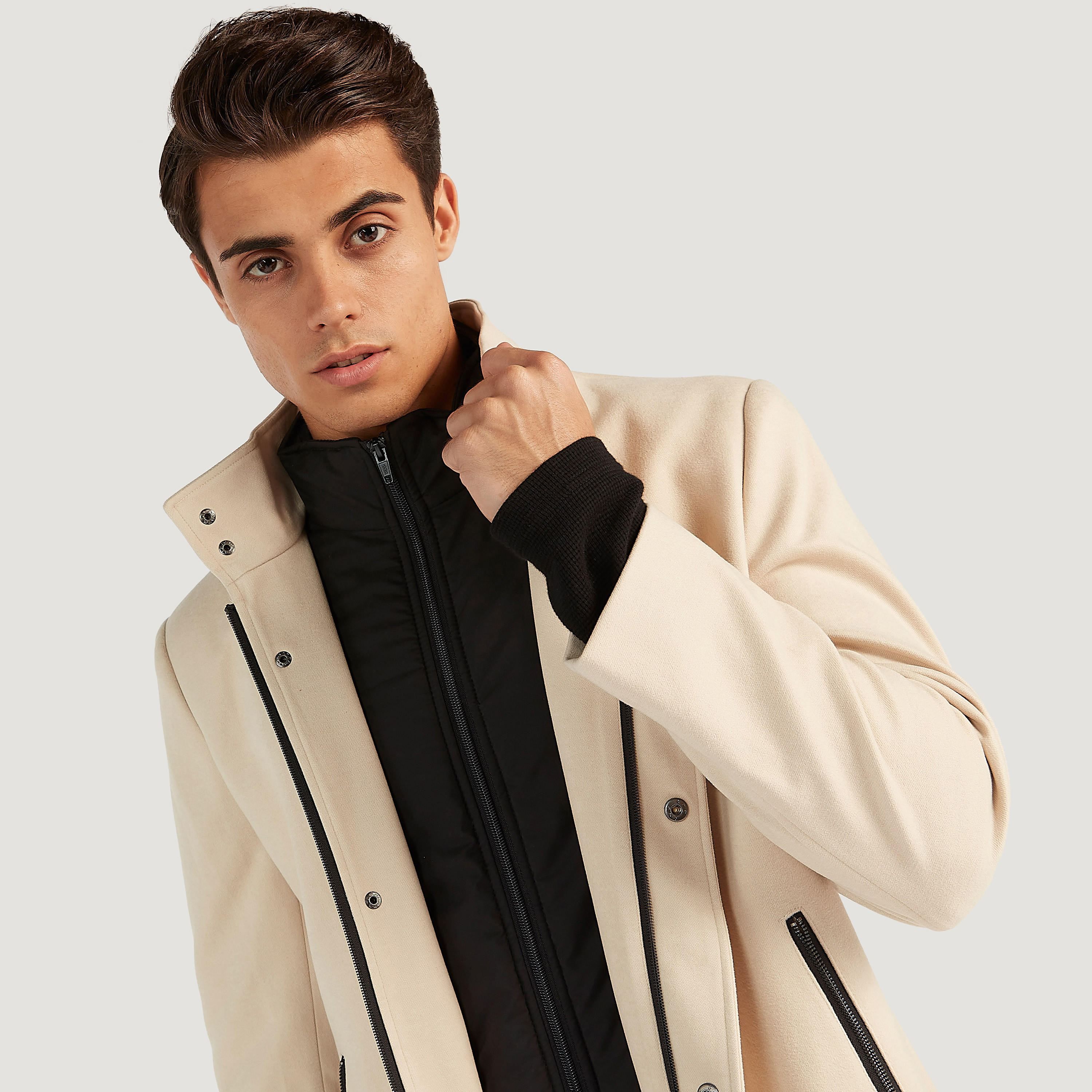 معطف سادة بجيوب وسحّاب إغلاق من آيكونيك-men-clothing-jacketsandblazers-coats-image-5