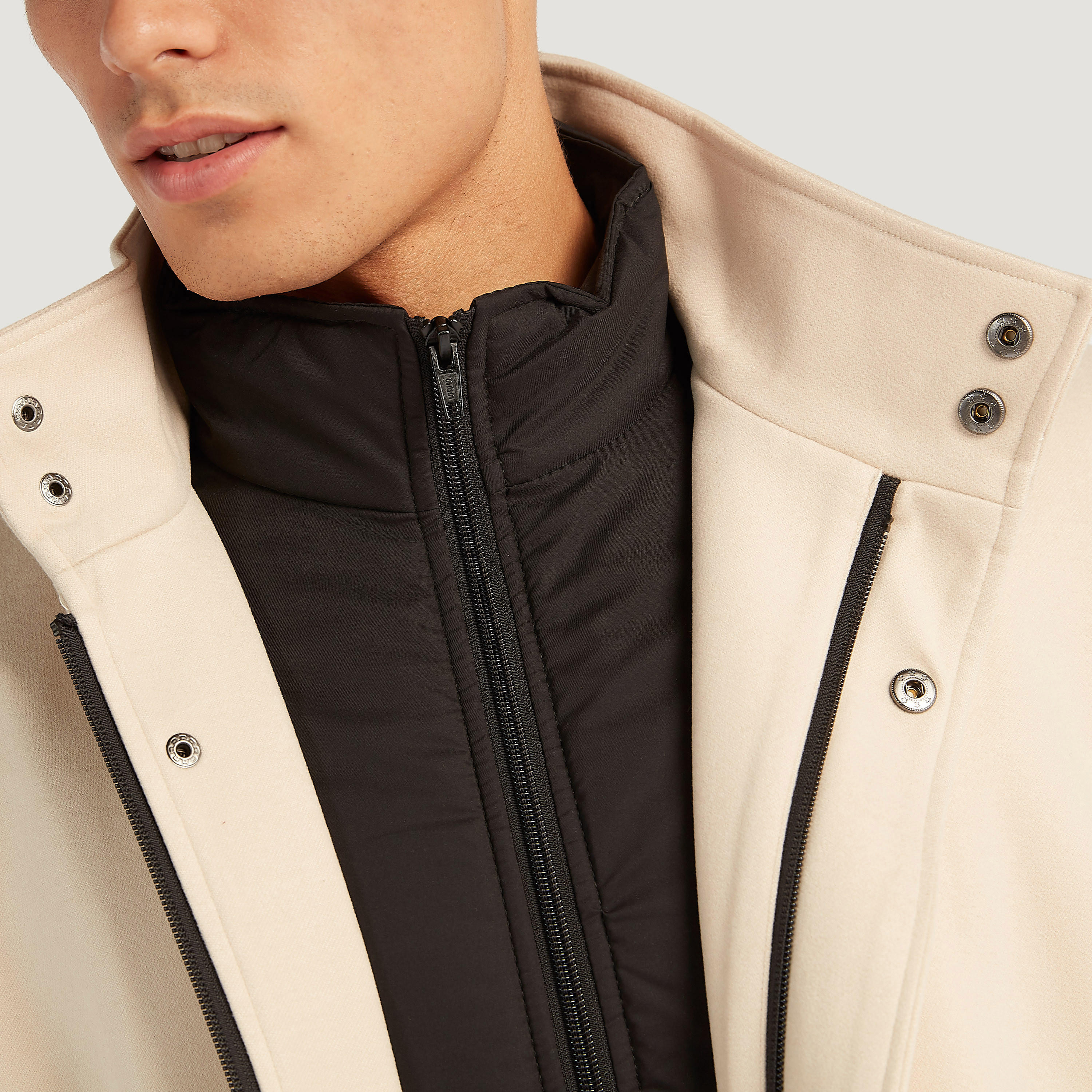 معطف سادة بجيوب وسحّاب إغلاق من آيكونيك-men-clothing-jacketsandblazers-coats-image-3