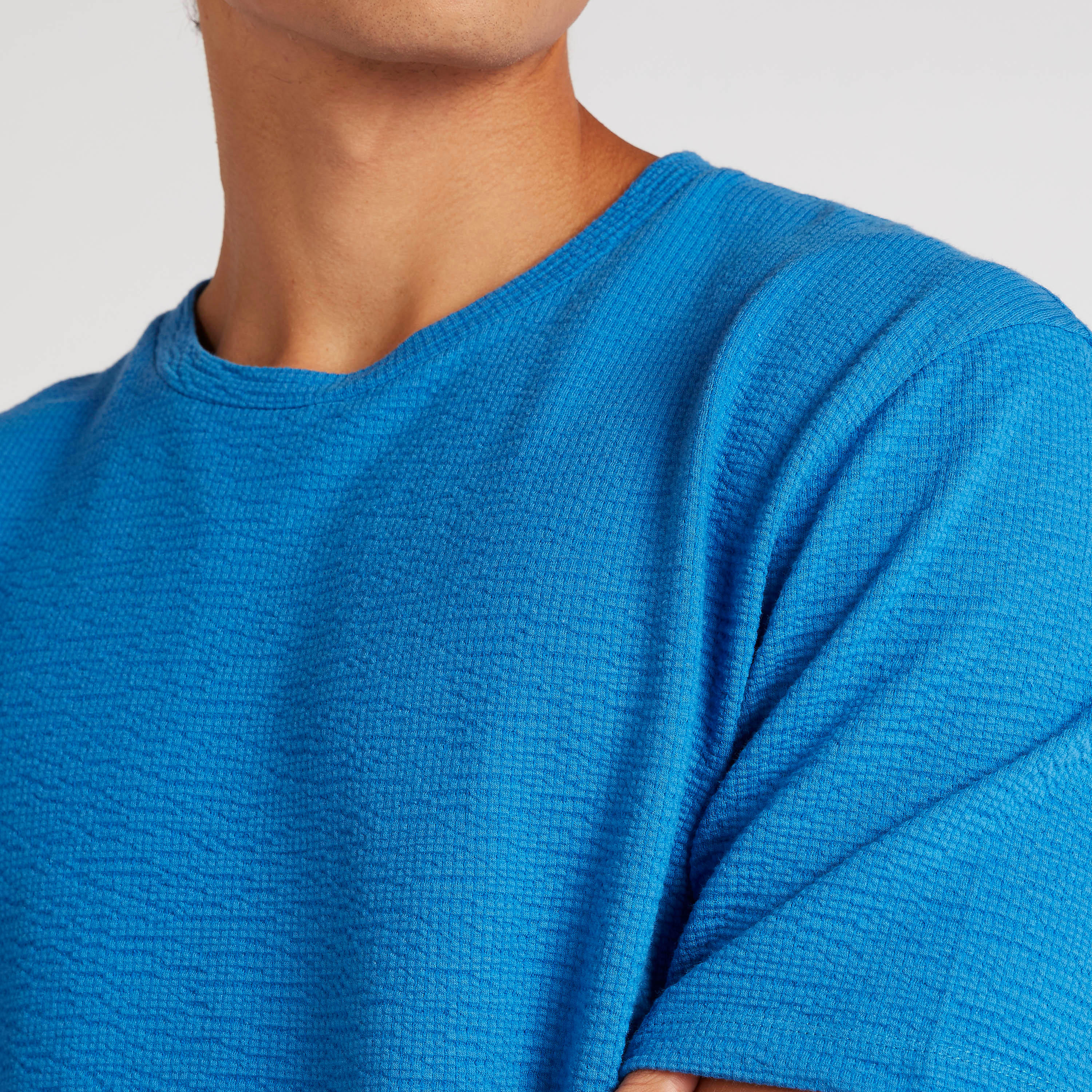 تيشيرت بارز الملمس بياقة ضيّقة وأكمام قصيرة من آيكونيك-men-clothing-tshirtsandpolos-tshirts-image-3