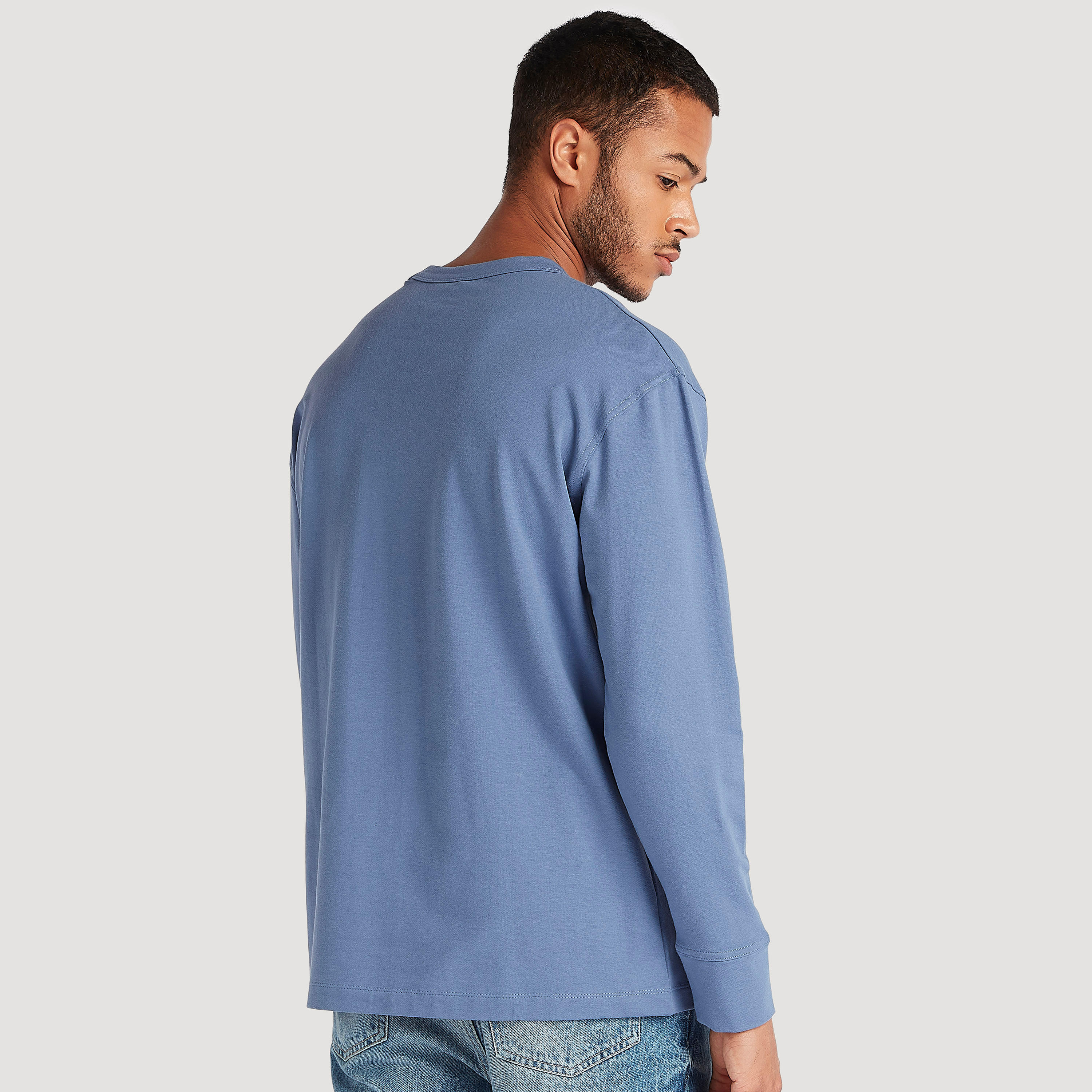 سويت شيرت سادة بياقة ضيقة وأكمام طويلة من آيكونيك-men-winterwear-hoodiesandsweatshirts-image-4