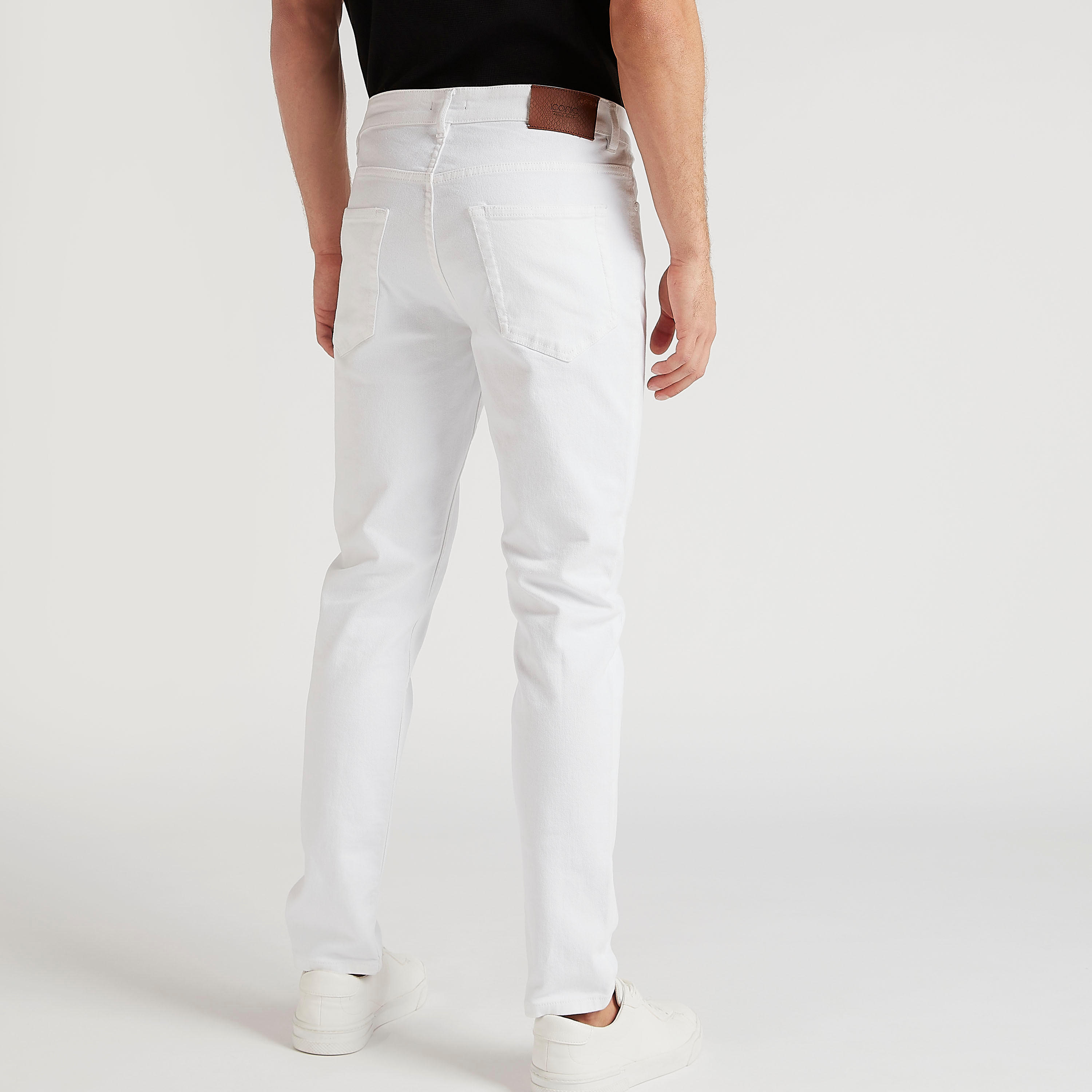 بنطلون جينز دنيم سادة سليم فيت بخصر متوسّط الارتفاع-men-clothing-bottoms-jeans-image-1