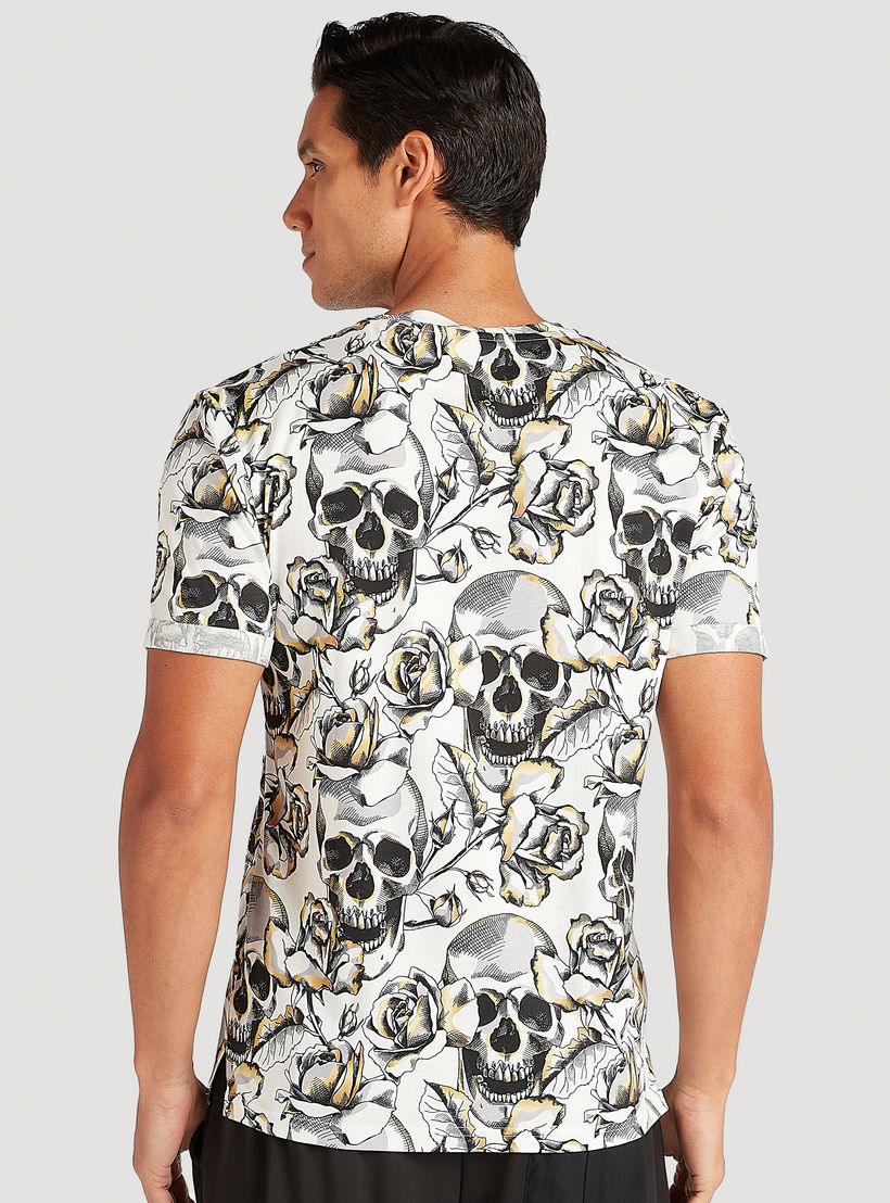 تيشيرت بياقة ضيّقة وأكمام قصيرة وطبعات من آيكونيك-men-clothing-tshirtsandpolos-tshirts-image-3