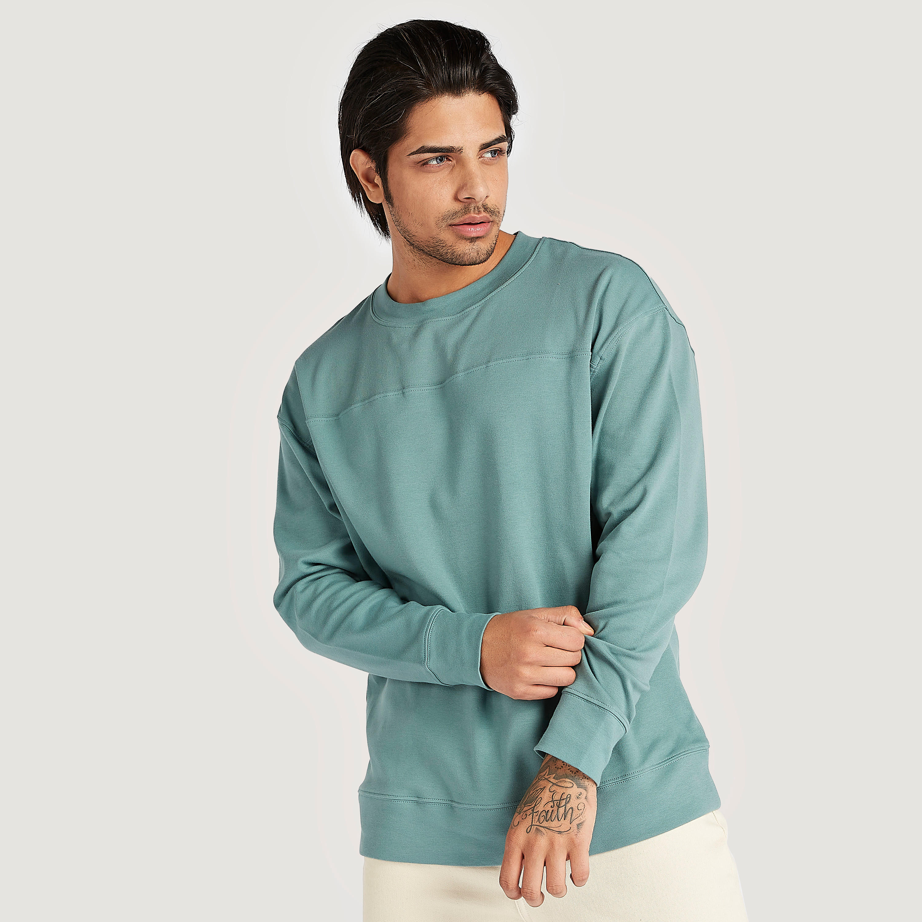 سويت شيرت سادة بياقة ضيّقة وأكمام طويلة من أيكونيك-men-winterwear-hoodiesandsweatshirts-image-5