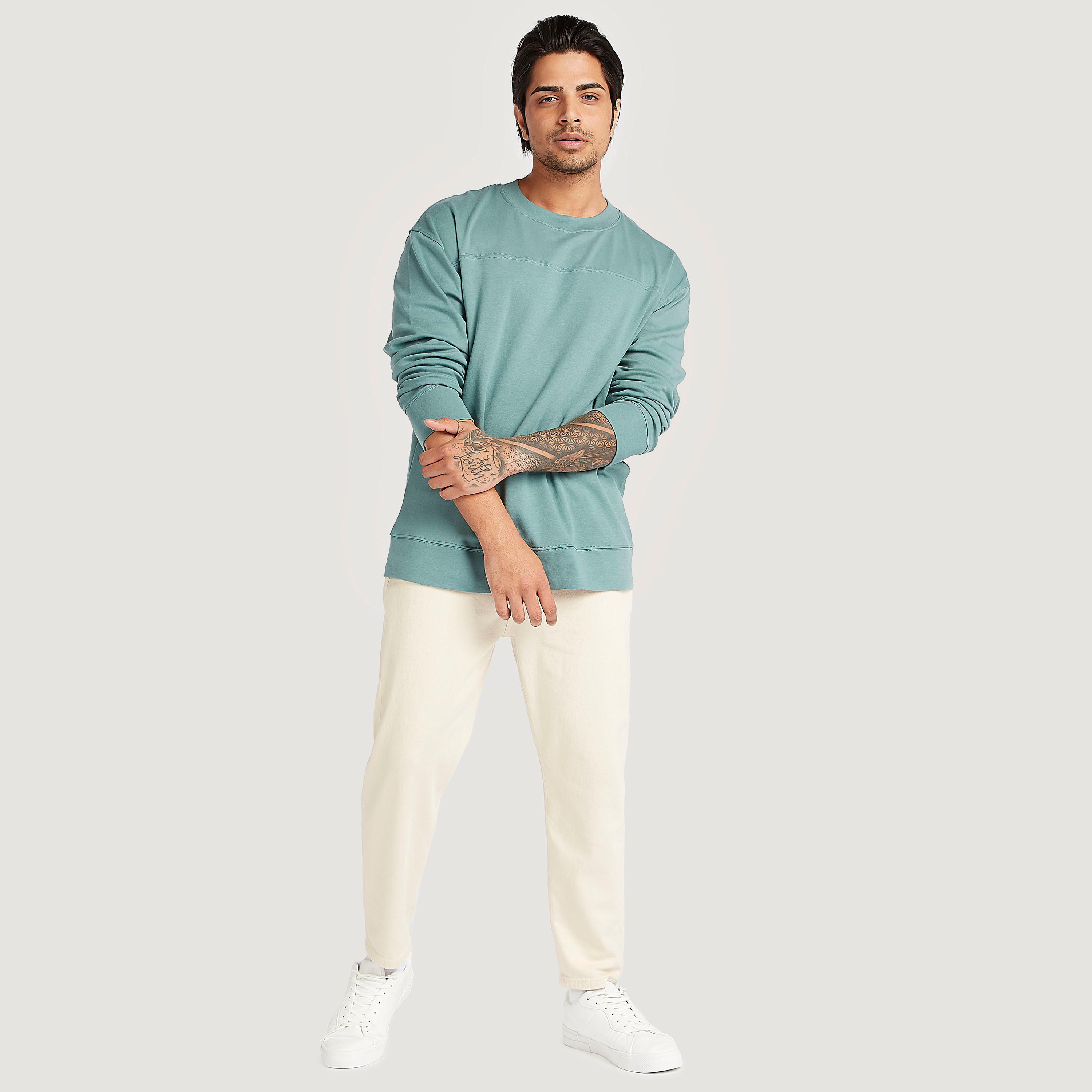 سويت شيرت سادة بياقة ضيّقة وأكمام طويلة من أيكونيك-men-winterwear-hoodiesandsweatshirts-image-4