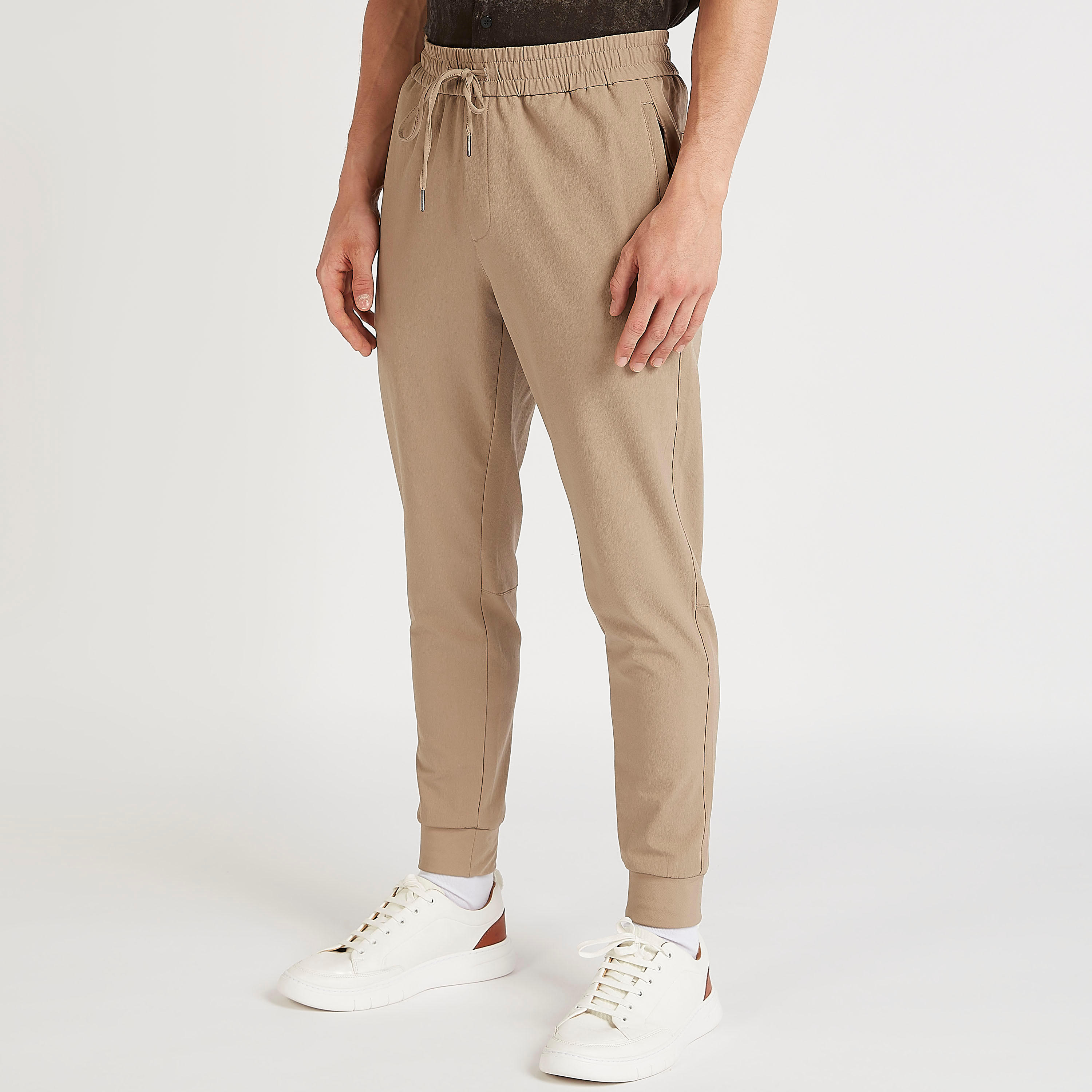 بنطلون رياضي بقصة سليم وخصر مرن وجيوب من آيكونيك-men-clothing-bottoms-joggers-image-1
