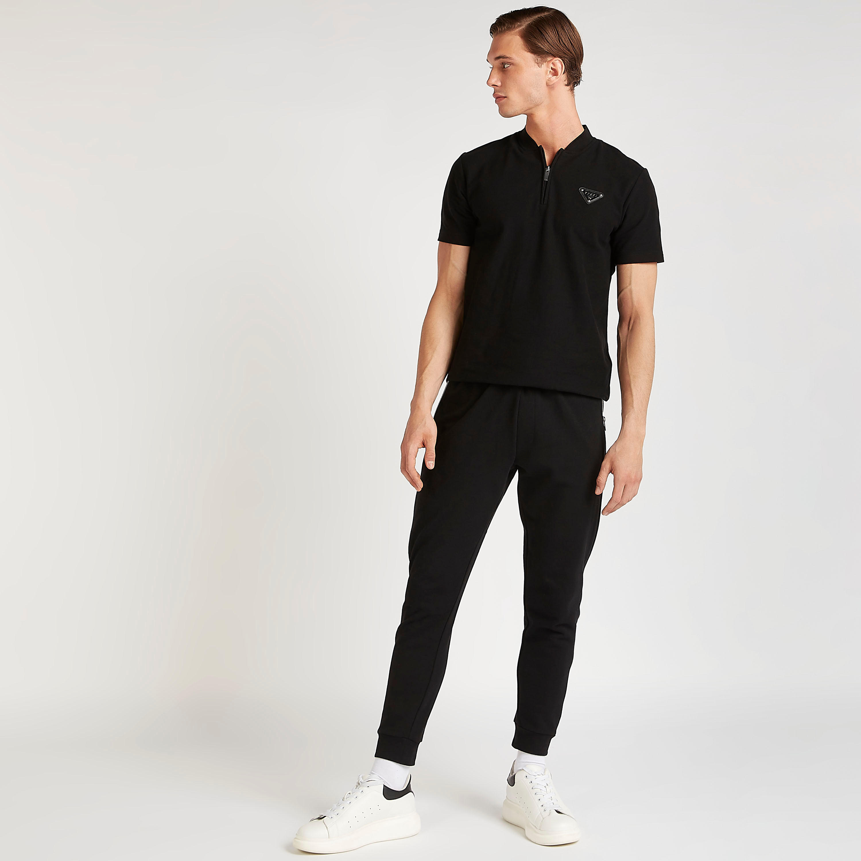 بنطلون رياضي بقصة سليم وخصر مرن وتفاصيل سحّاب من آيكونيك-men-clothing-bottoms-joggers-image-2