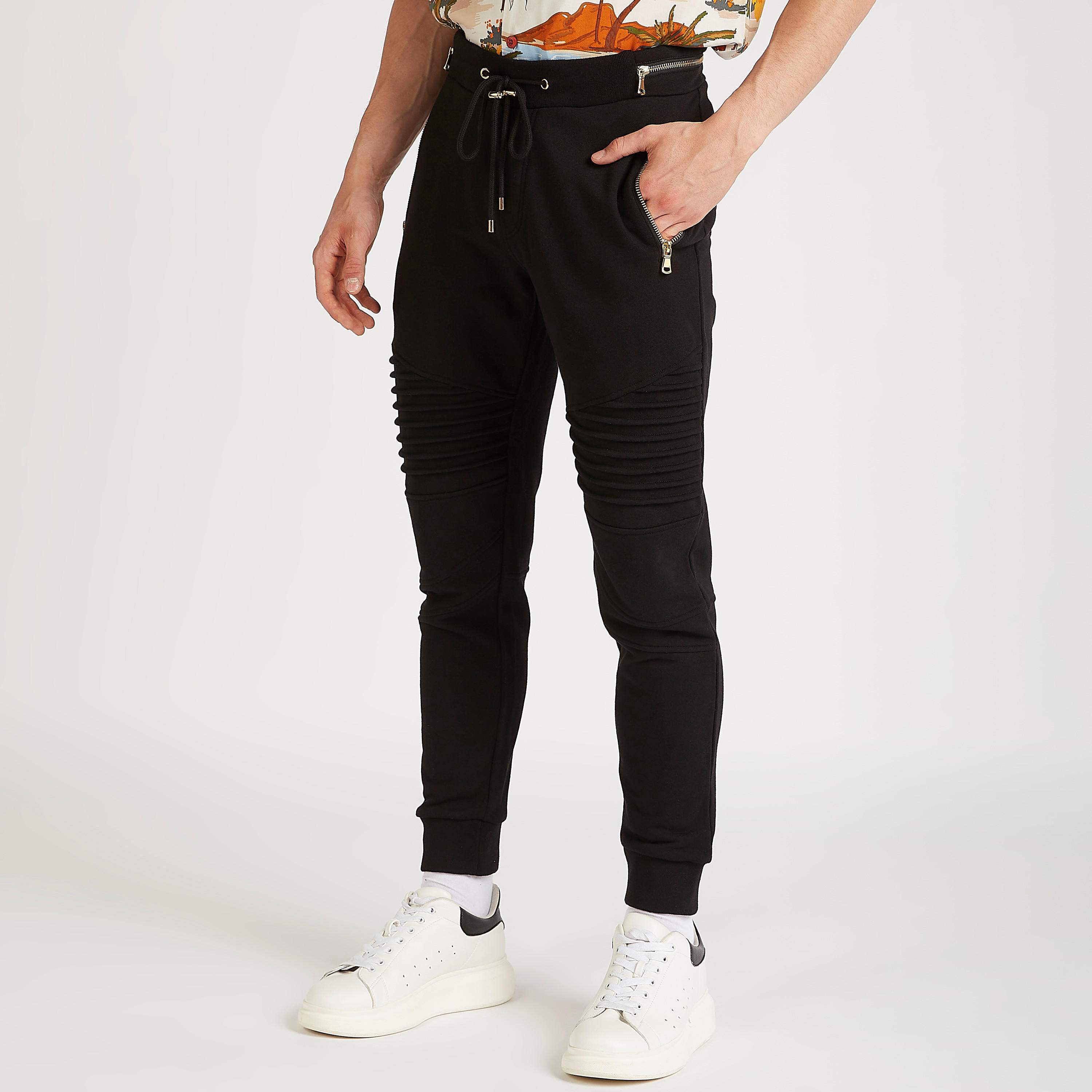 بنطلون رياضي بقصة سليم وخصر مرن وجيوب بسحّاب من آيكونيك-men-clothing-bottoms-joggers-image-1