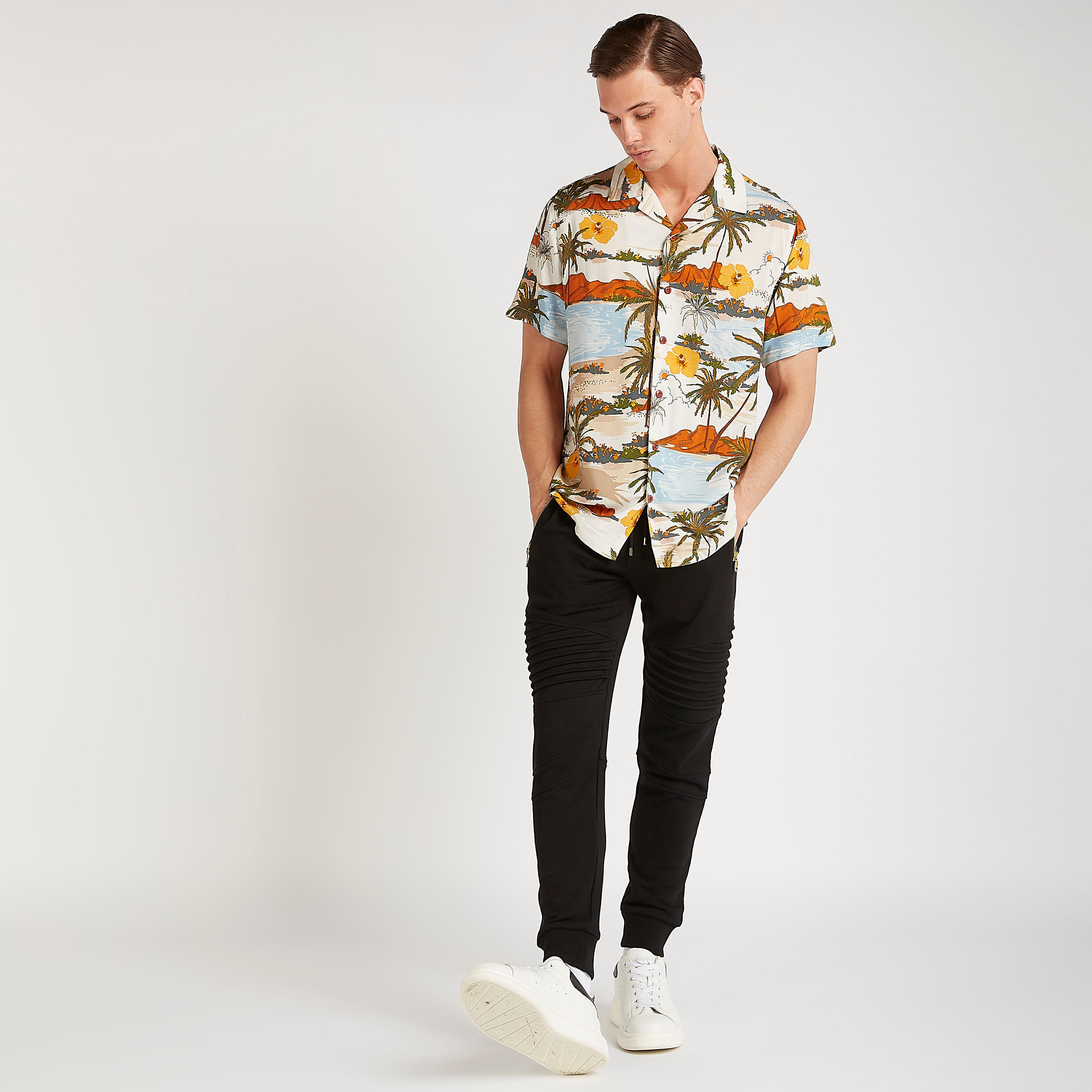 بنطلون رياضي بقصة سليم وخصر مرن وجيوب بسحّاب من آيكونيك-men-clothing-bottoms-joggers-image-2