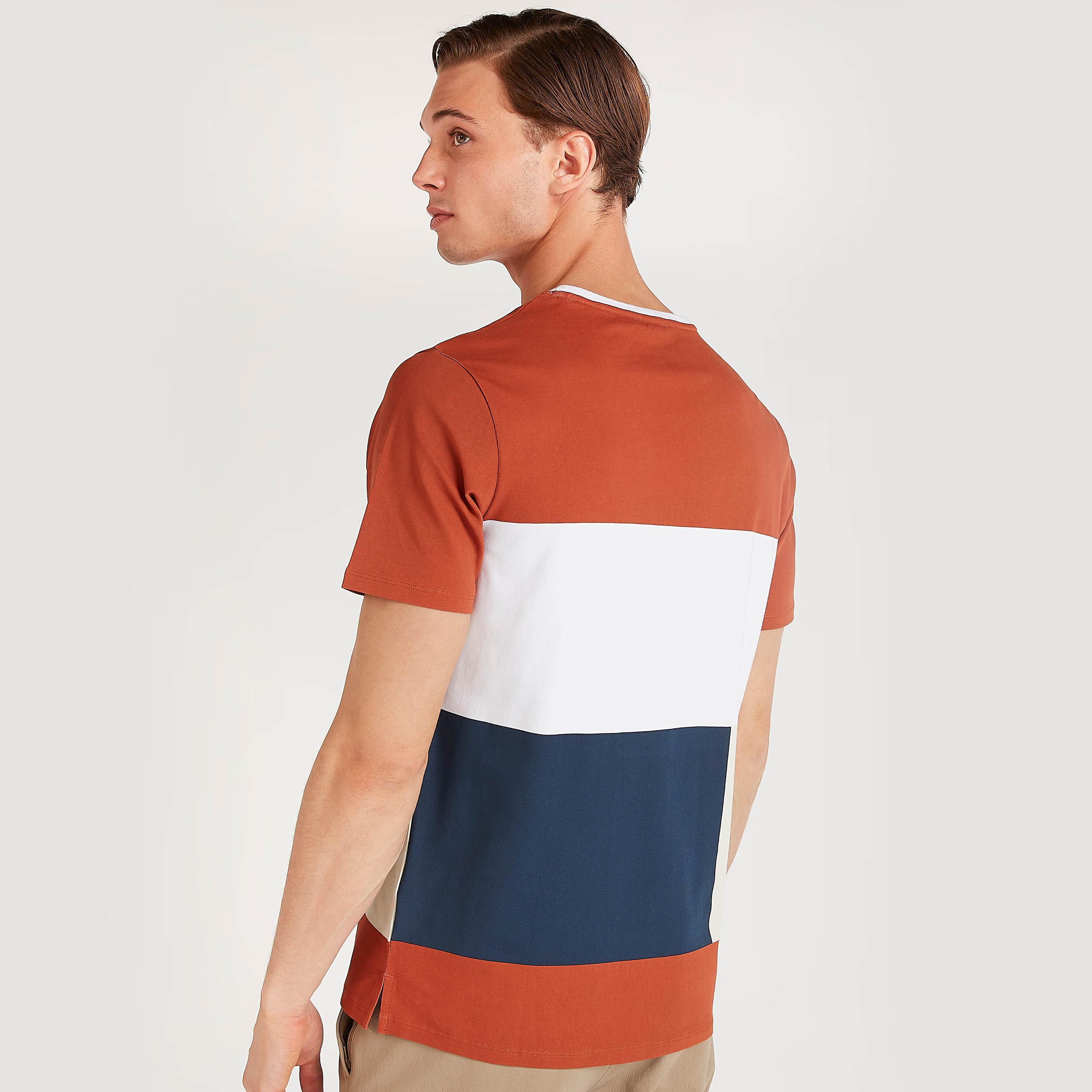 تيشيرت قوالب ملوّنة بياقة ضيّقة وأكمام قصيرة من آيكونيك-men-clothing-tshirtsandpolos-tshirts-image-4