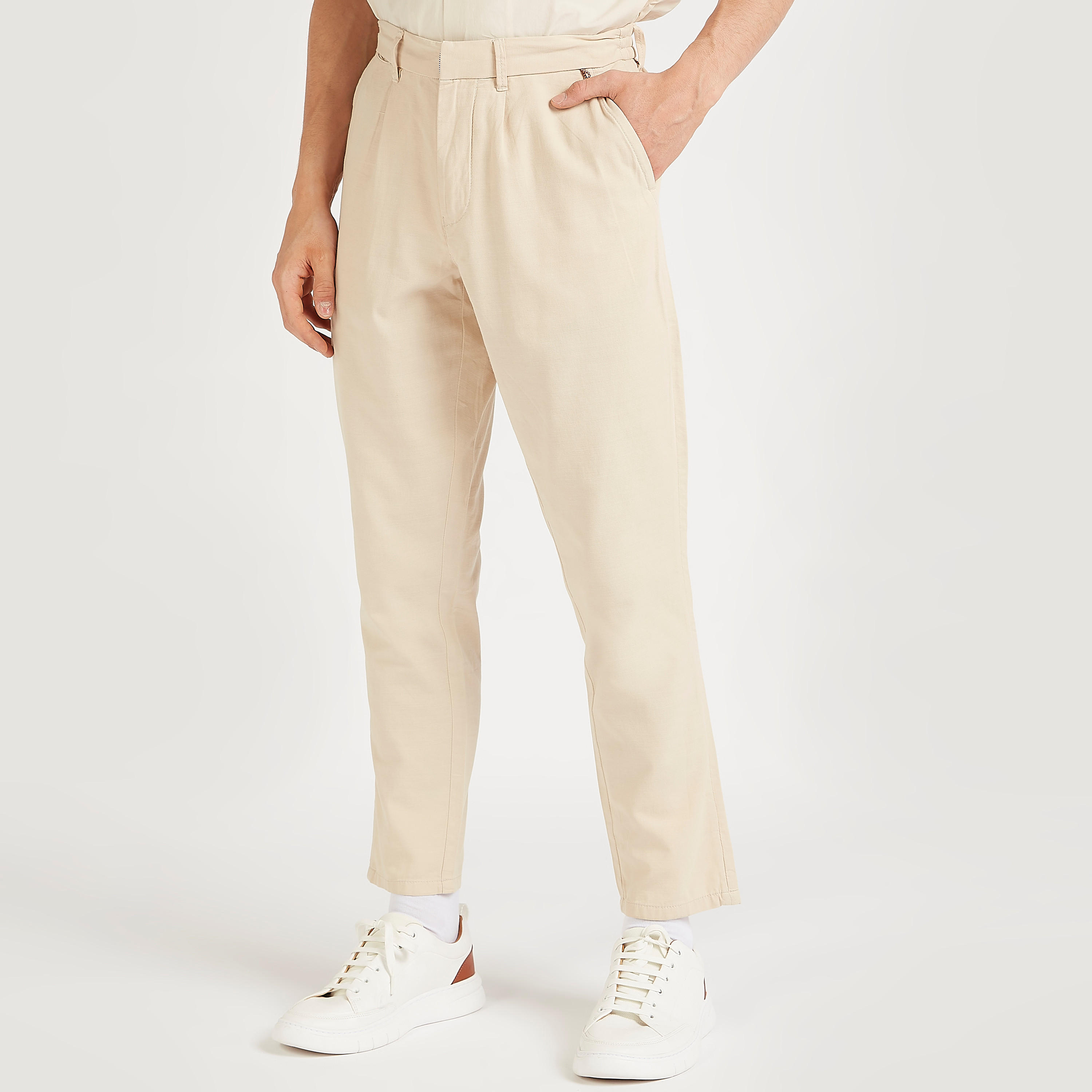 بنطلون بارز الملمس بخصر مرن وجيوب من آيكونيك-men-clothing-bottoms-trousersandchinos-trousers-image-1