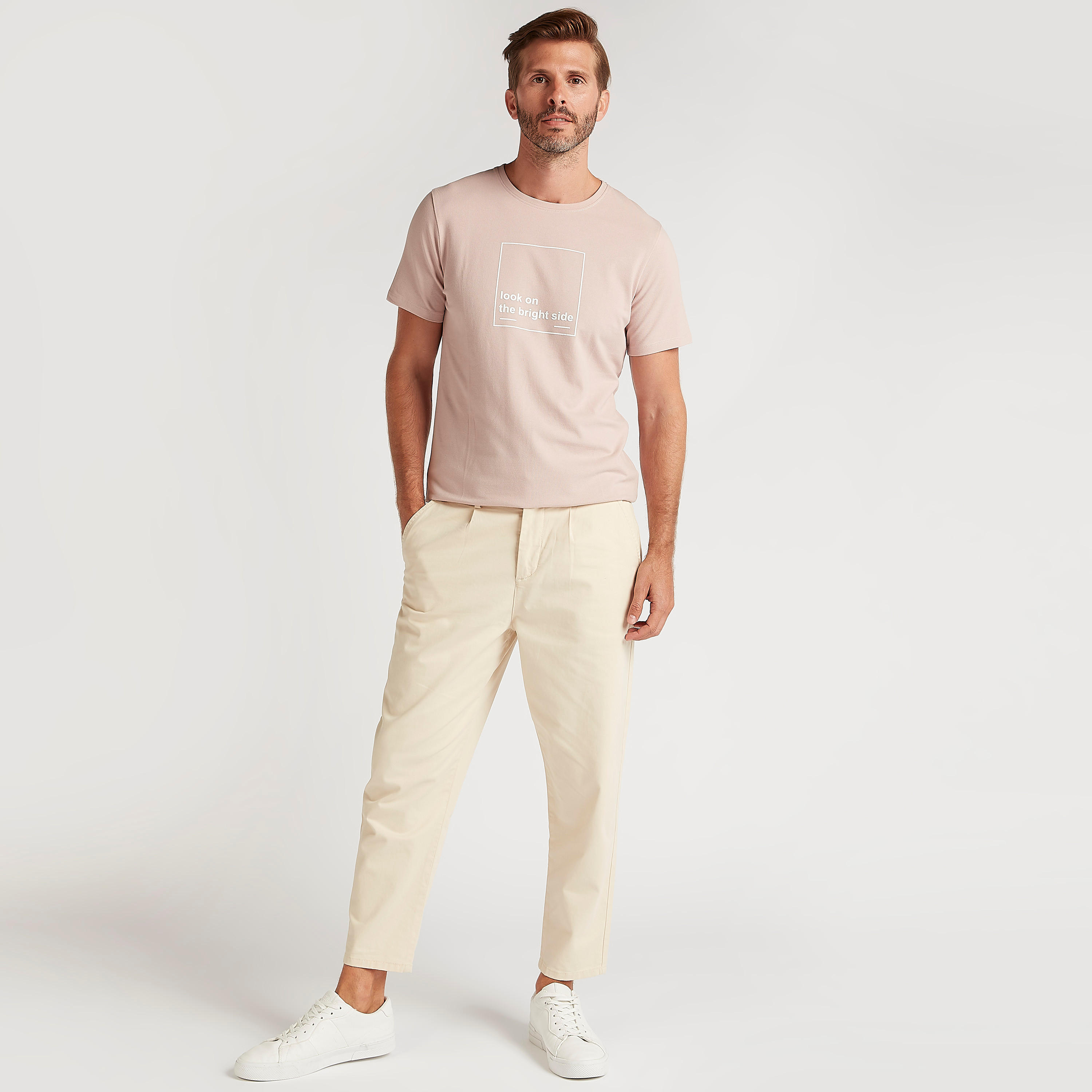 تيشيرت بياقة ضيّقة وأكمام قصيرة وطبعات من آيكونيك-men-clothing-tshirtsandpolos-tshirts-image-3