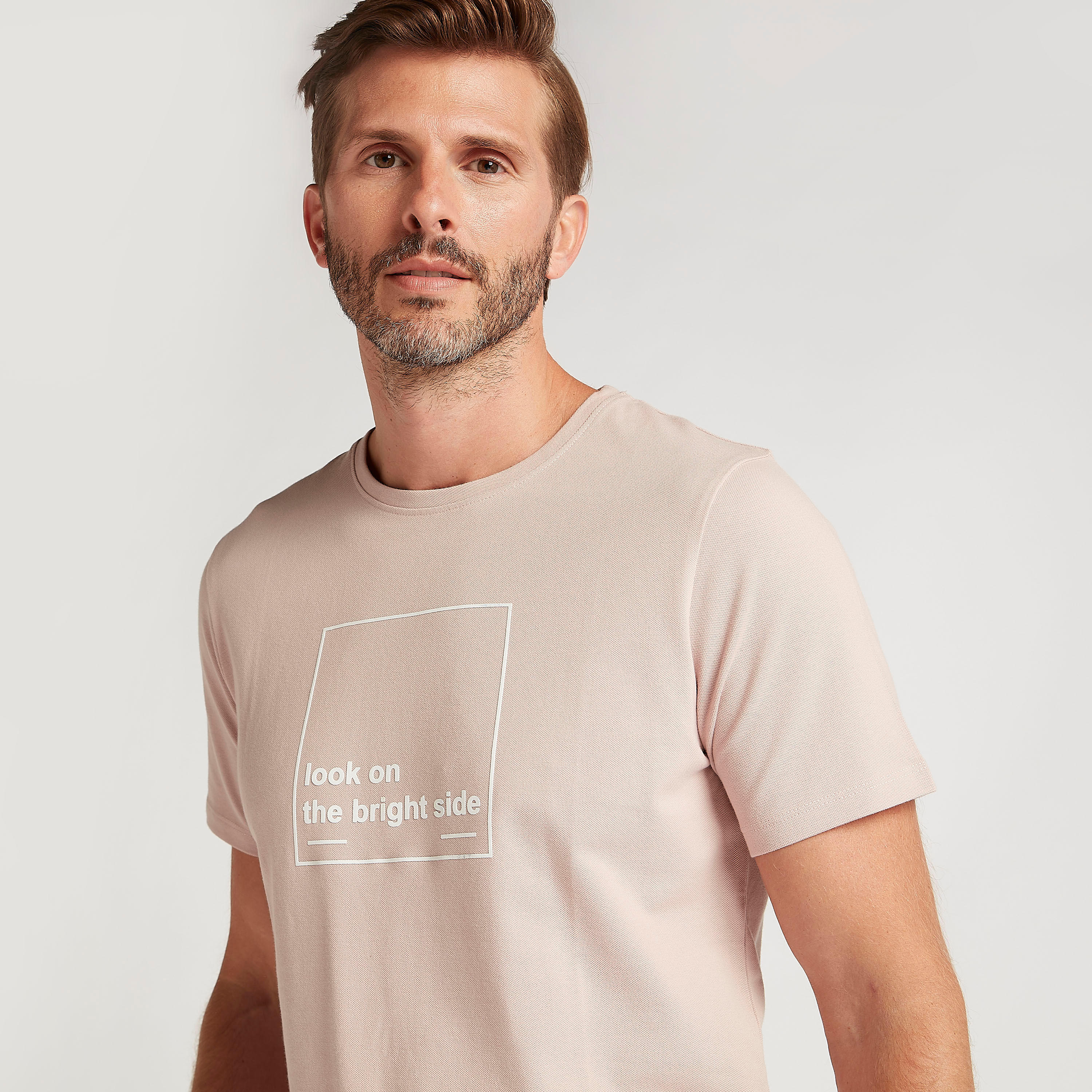 تيشيرت بياقة ضيّقة وأكمام قصيرة وطبعات من آيكونيك-men-clothing-tshirtsandpolos-tshirts-image-2