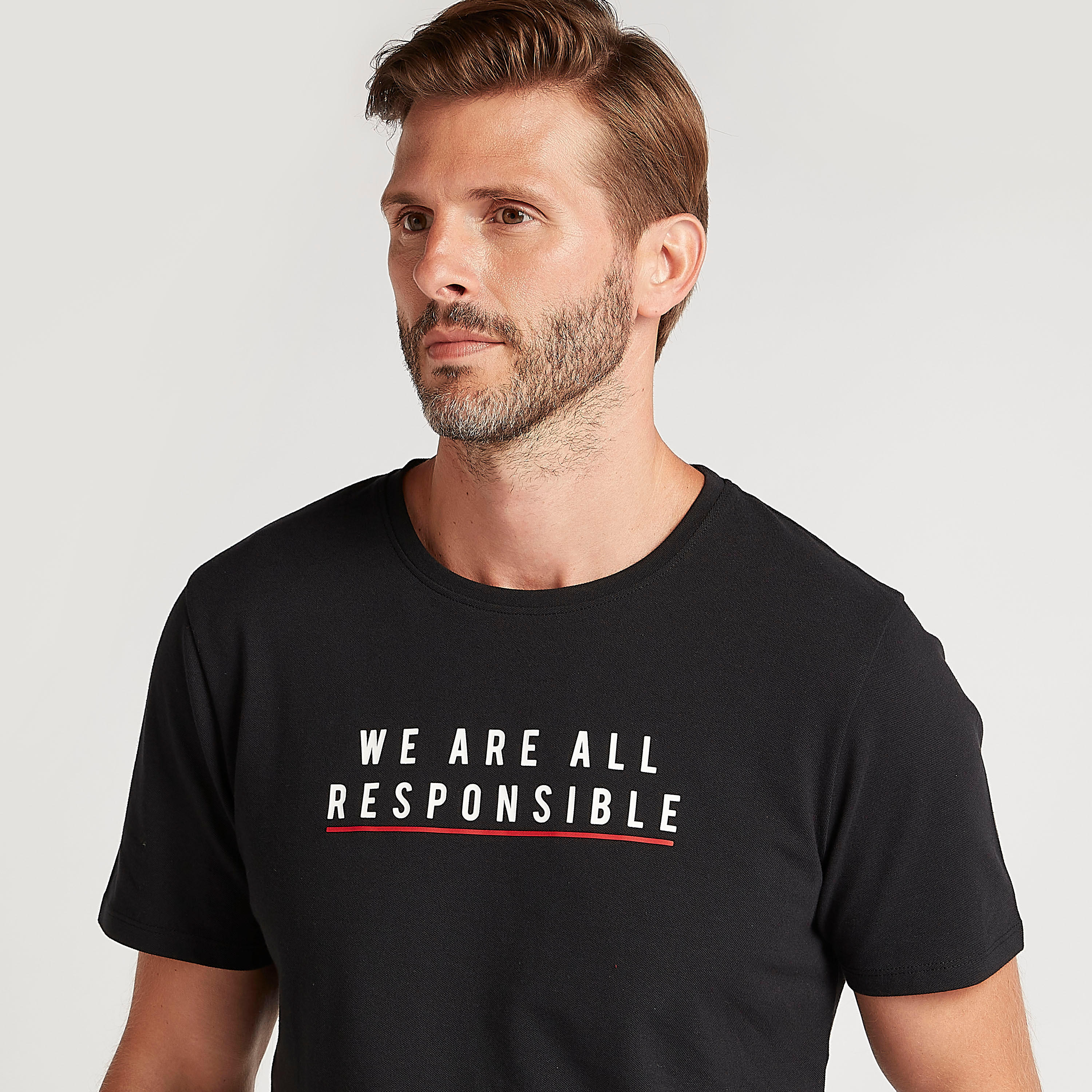تيشيرت بياقة ضيّقة وأكمام قصيرة وطبعات من آيكونيك-men-clothing-tshirtsandpolos-tshirts-image-3