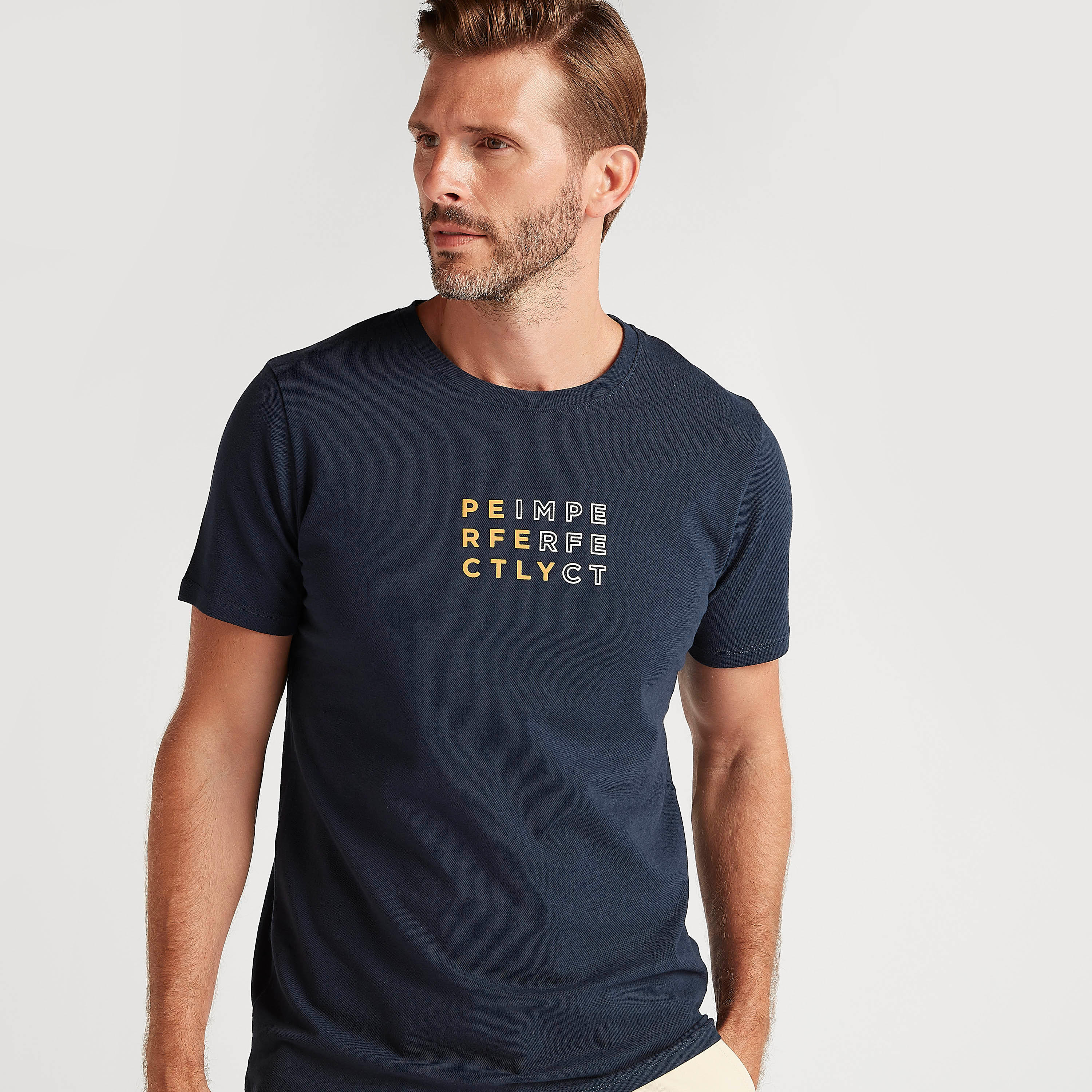 تيشيرت بياقة ضيّقة وأكمام قصيرة وطبعات من بوسيني-men-clothing-tshirtsandpolos-tshirts-image-1