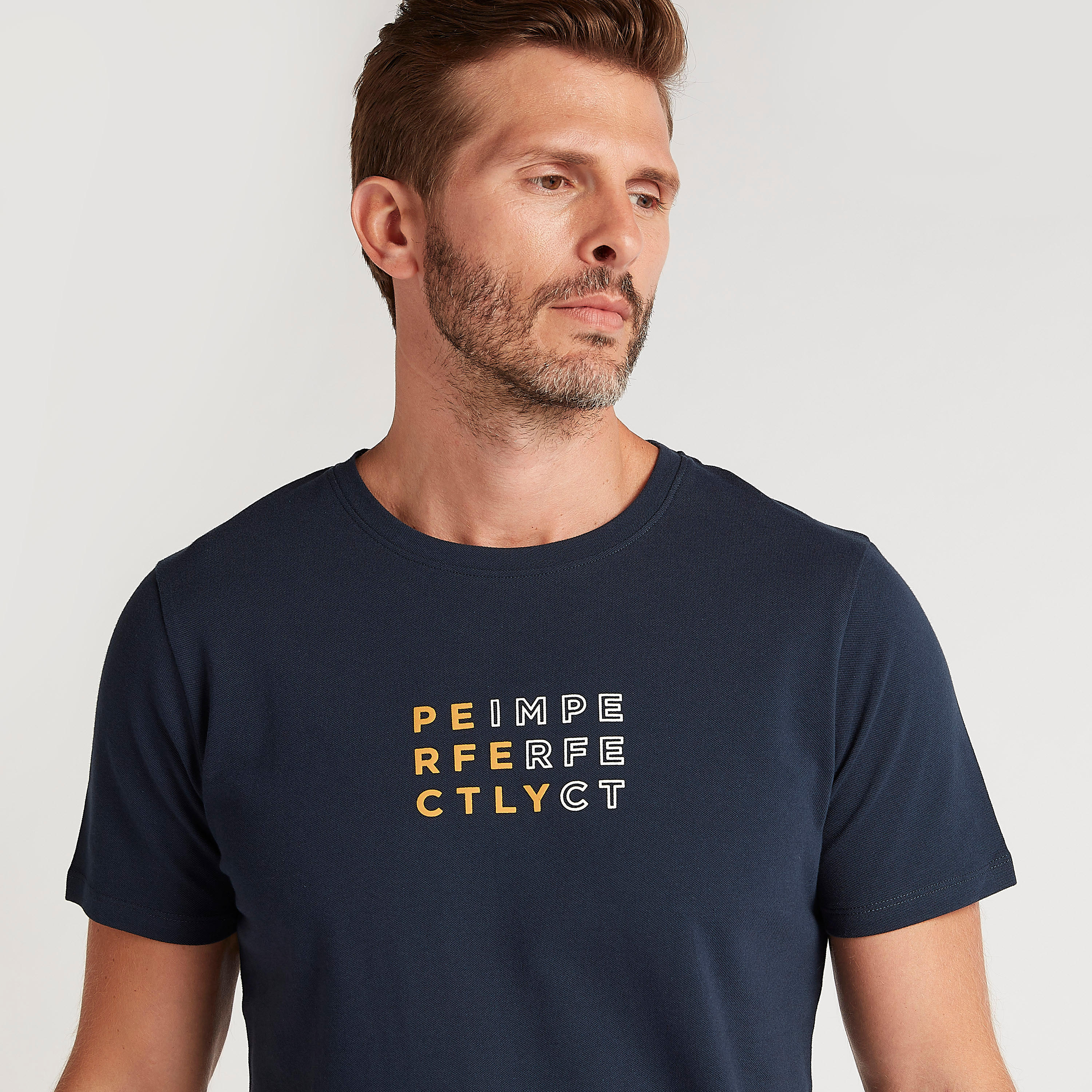 تيشيرت بياقة ضيّقة وأكمام قصيرة وطبعات من بوسيني-men-clothing-tshirtsandpolos-tshirts-image-3