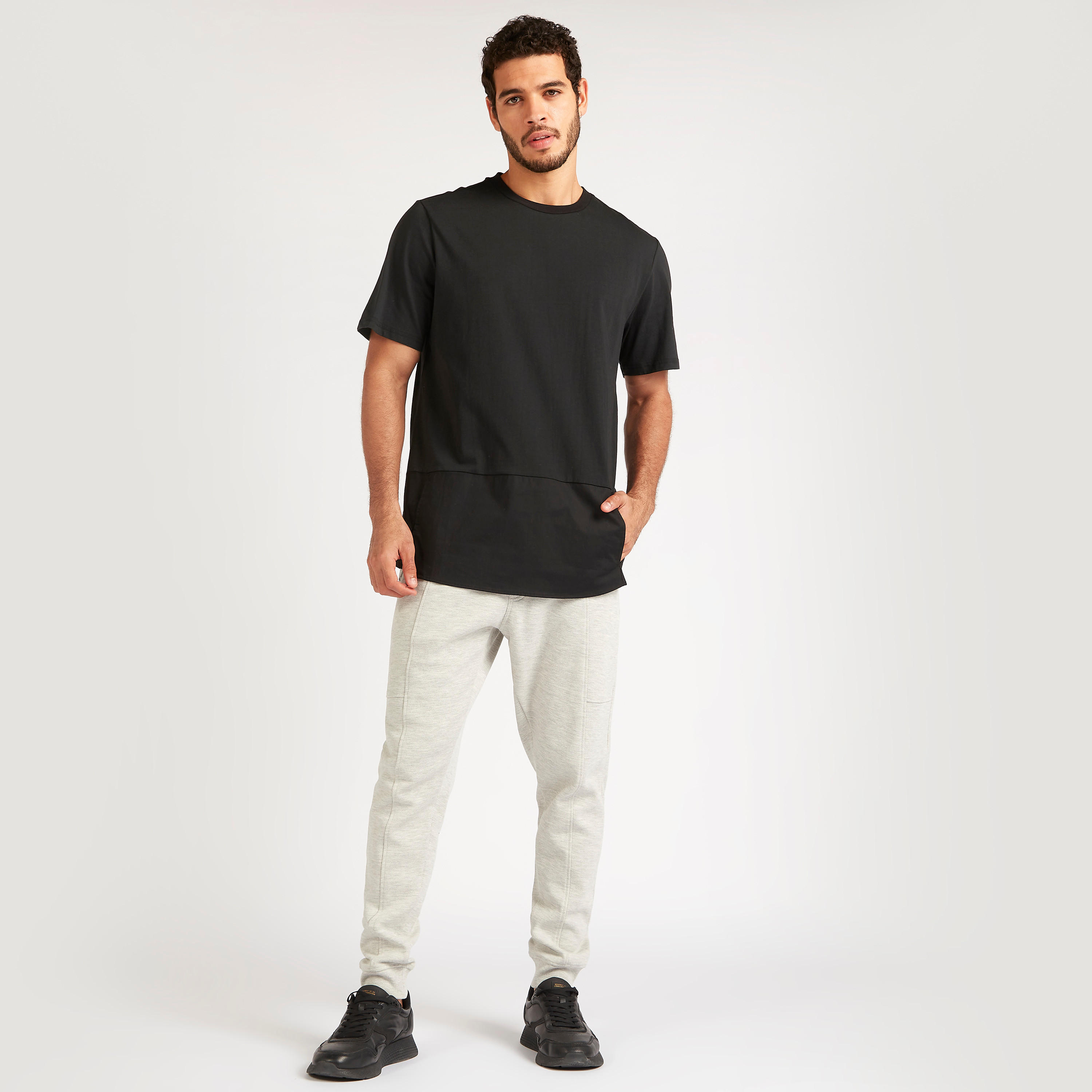 تيشيرت بياقة ضيّقة وأكمام قصيرة من آيكونيك-men-clothing-tshirtsandpolos-tshirts-image-2
