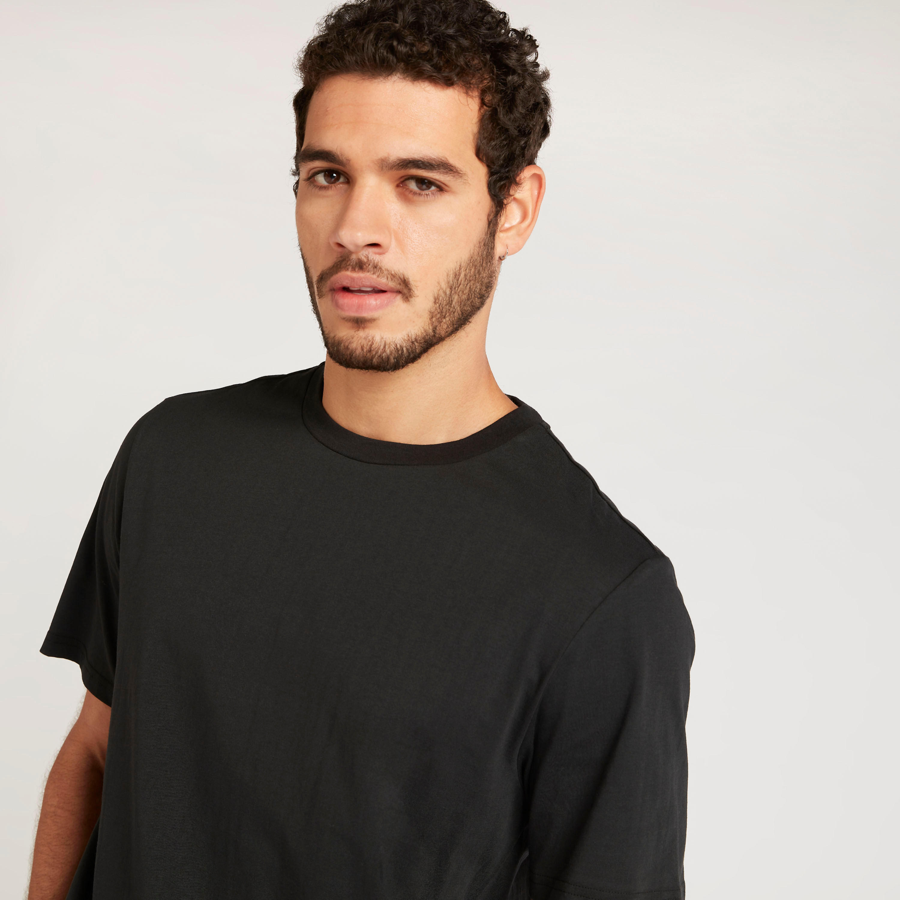 تيشيرت بياقة ضيّقة وأكمام قصيرة من آيكونيك-men-clothing-tshirtsandpolos-tshirts-image-3