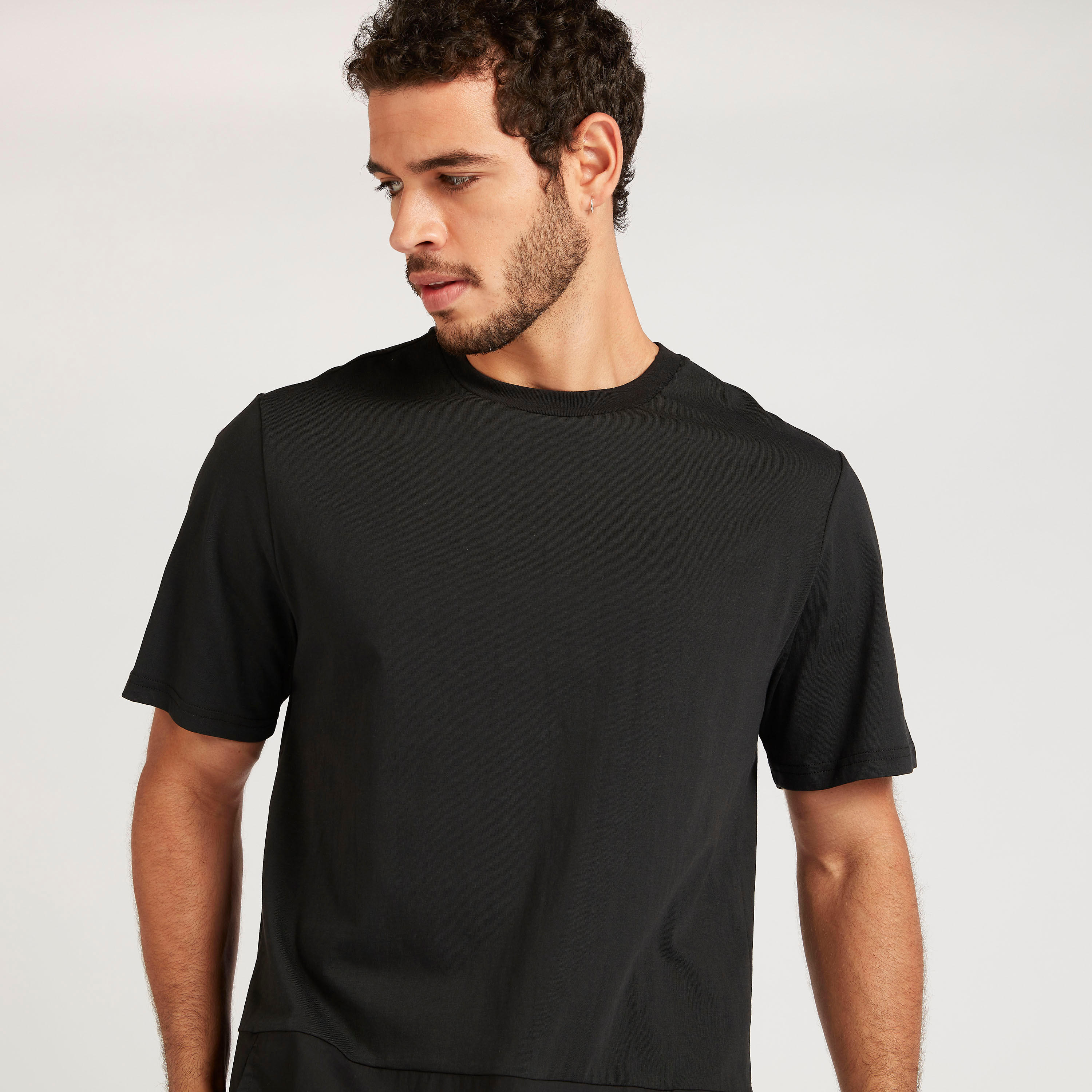 تيشيرت بياقة ضيّقة وأكمام قصيرة من آيكونيك-men-clothing-tshirtsandpolos-tshirts-image-6
