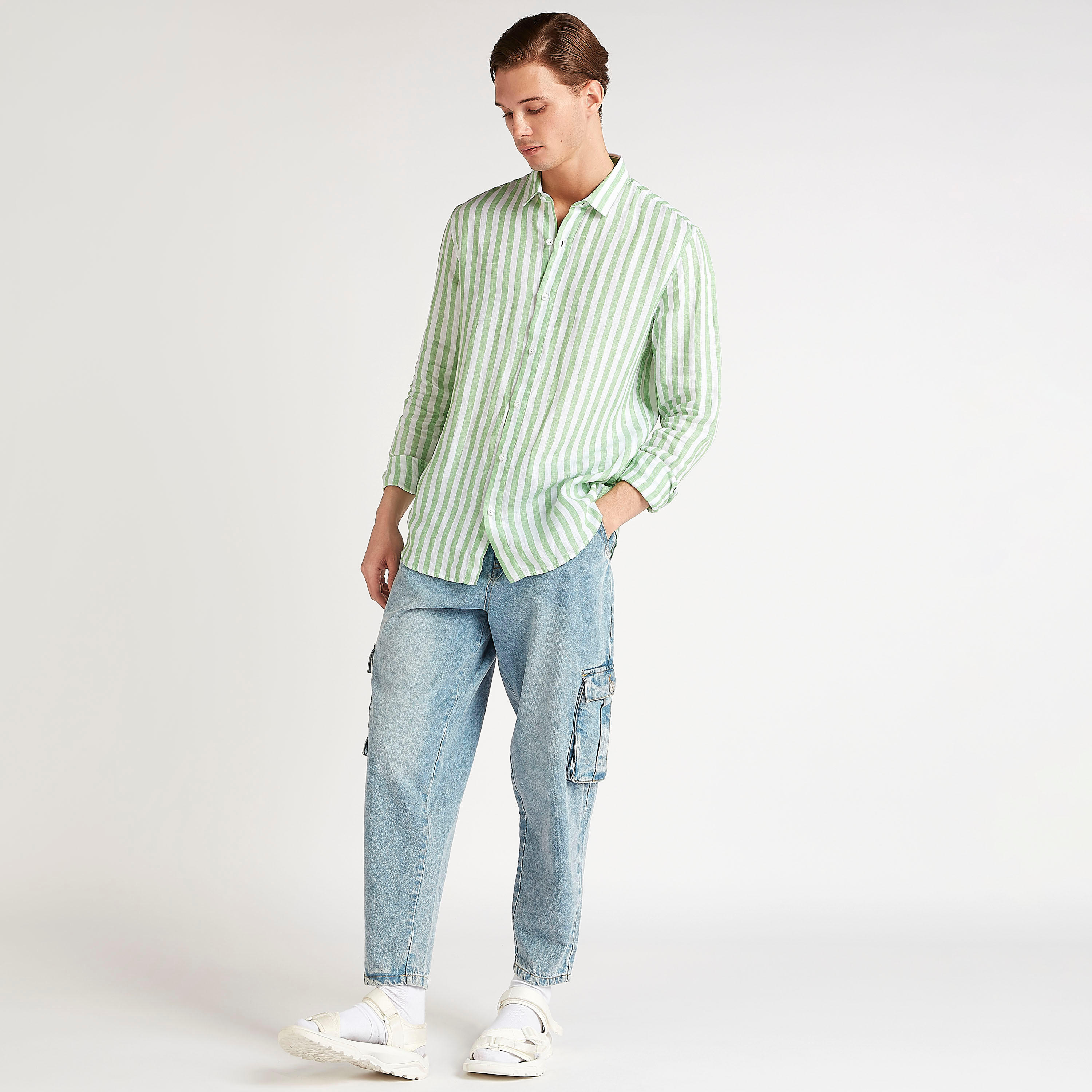 قميص مخطط بياقة واسعة وأكمام طويلة من آيكونيك-men-clothing-shirts-image-2
