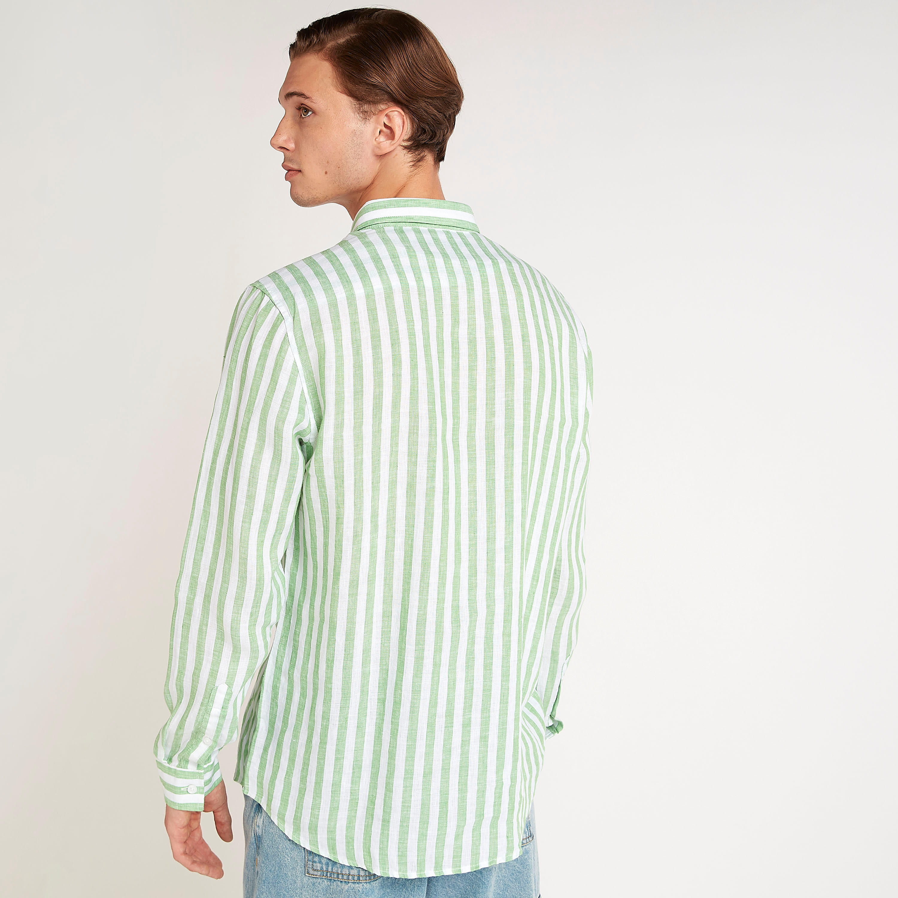قميص مخطط بياقة واسعة وأكمام طويلة من آيكونيك-men-clothing-shirts-image-4