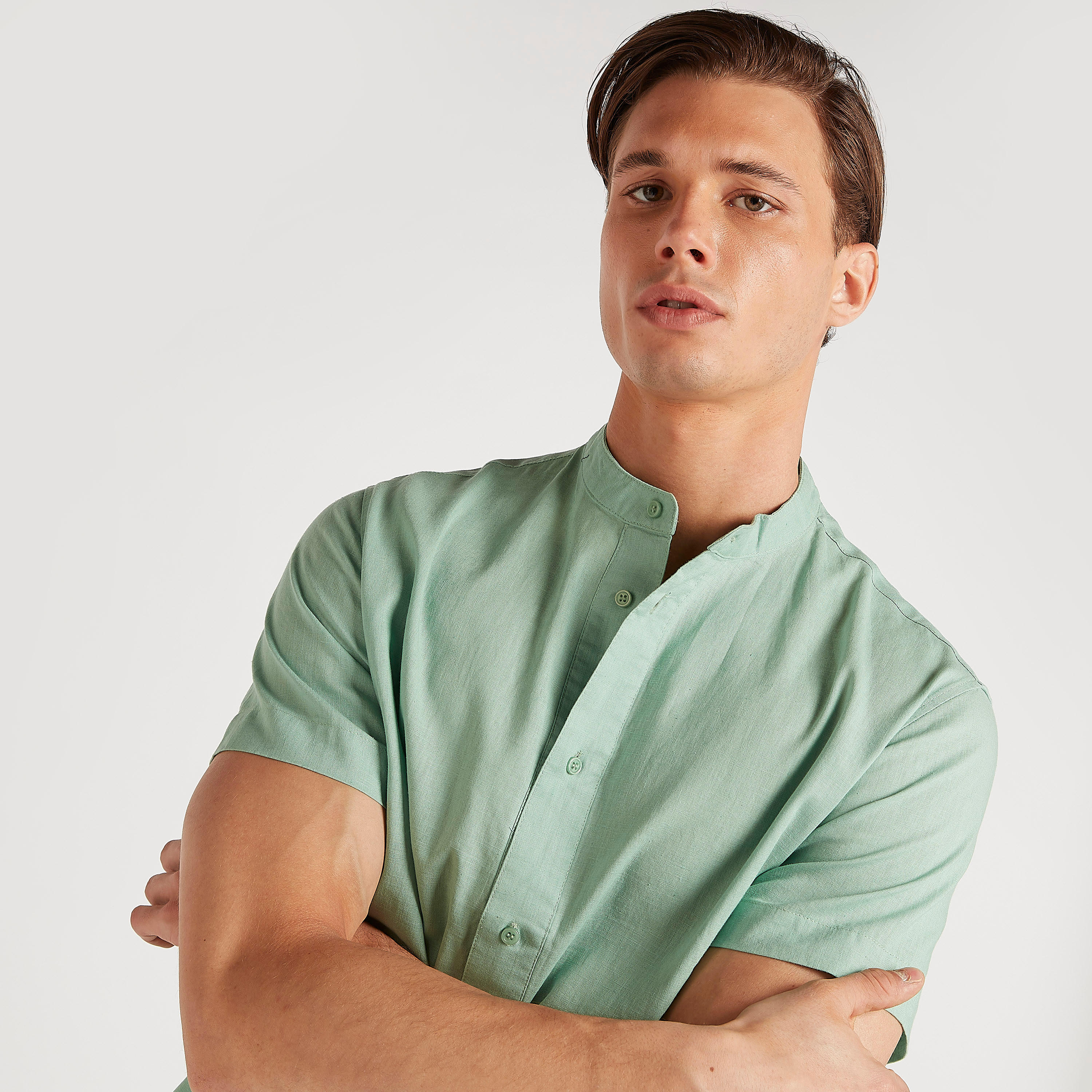 قميص بارز الملمس بقصّة سليم وياقة عادية من آيكونيك-men-clothing-shirts-image-3
