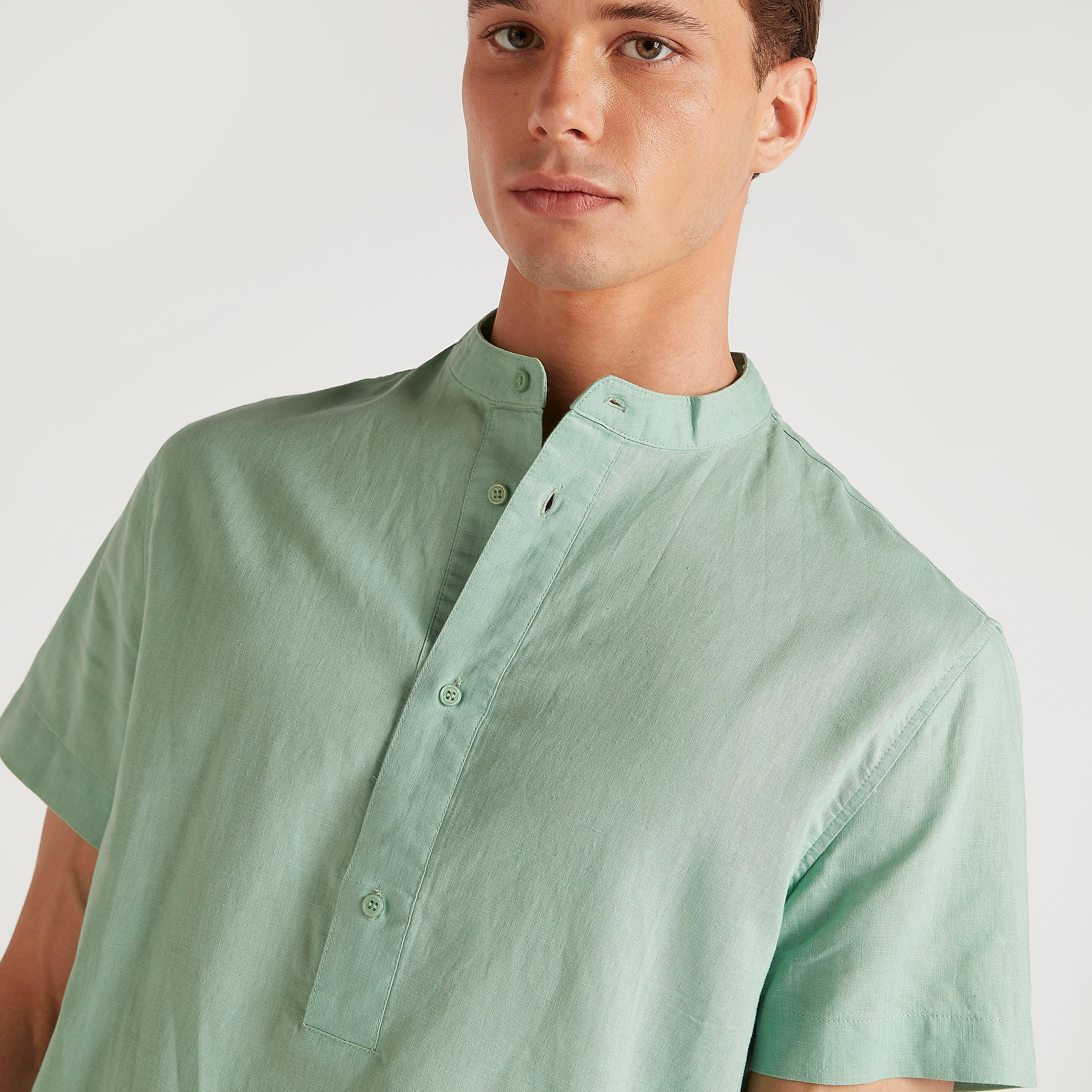 قميص بارز الملمس بقصّة سليم وياقة عادية من آيكونيك-men-clothing-shirts-image-5
