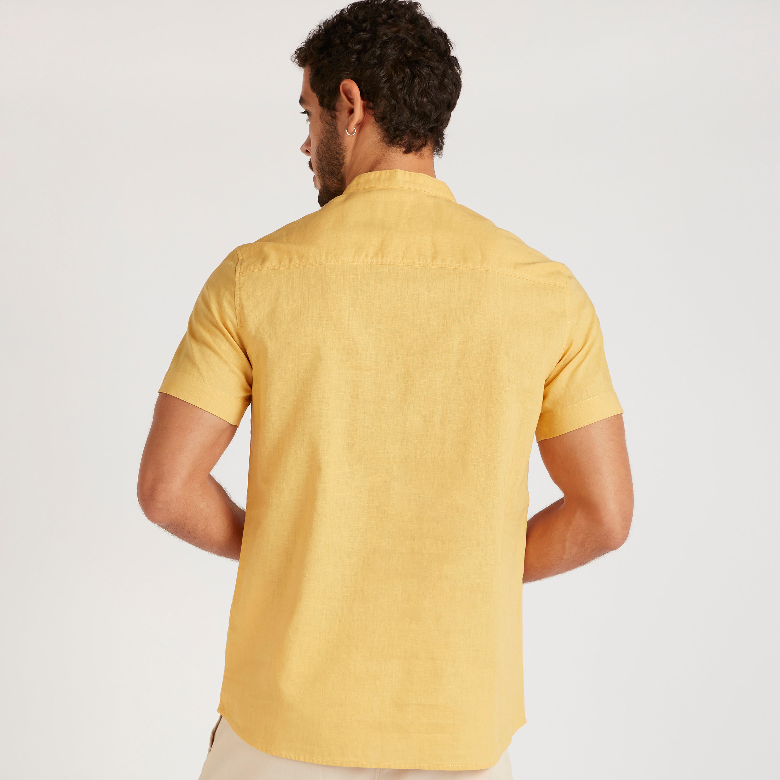 قميص بارز الملمس بقصّة سليم وياقة عادية من آيكونيك-men-clothing-shirts-image-16