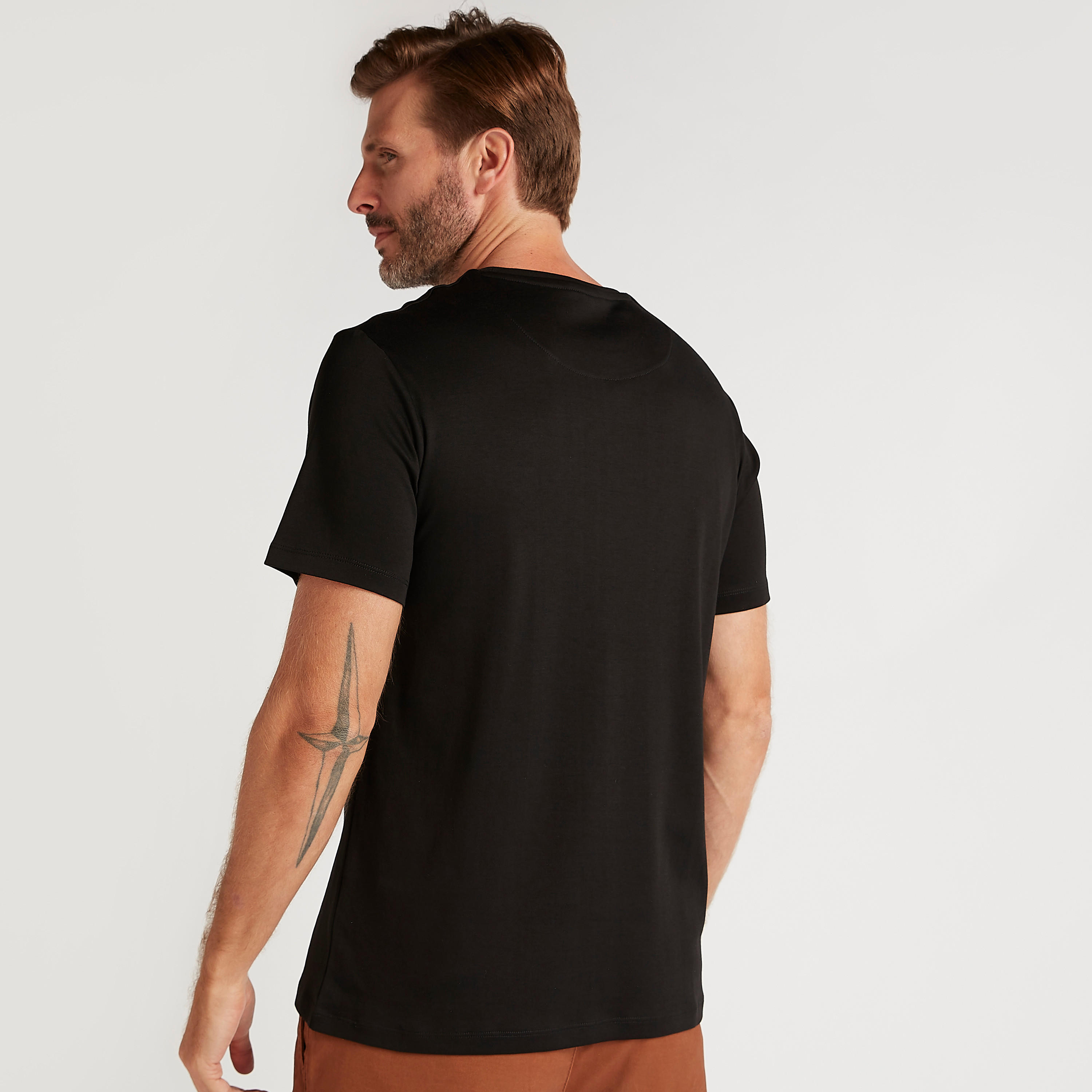 تيشيرت سادة بياقة ضيّقة وأكمام قصيرة من آيكونيك-men-clothing-tshirtsandpolos-tshirts-image-1