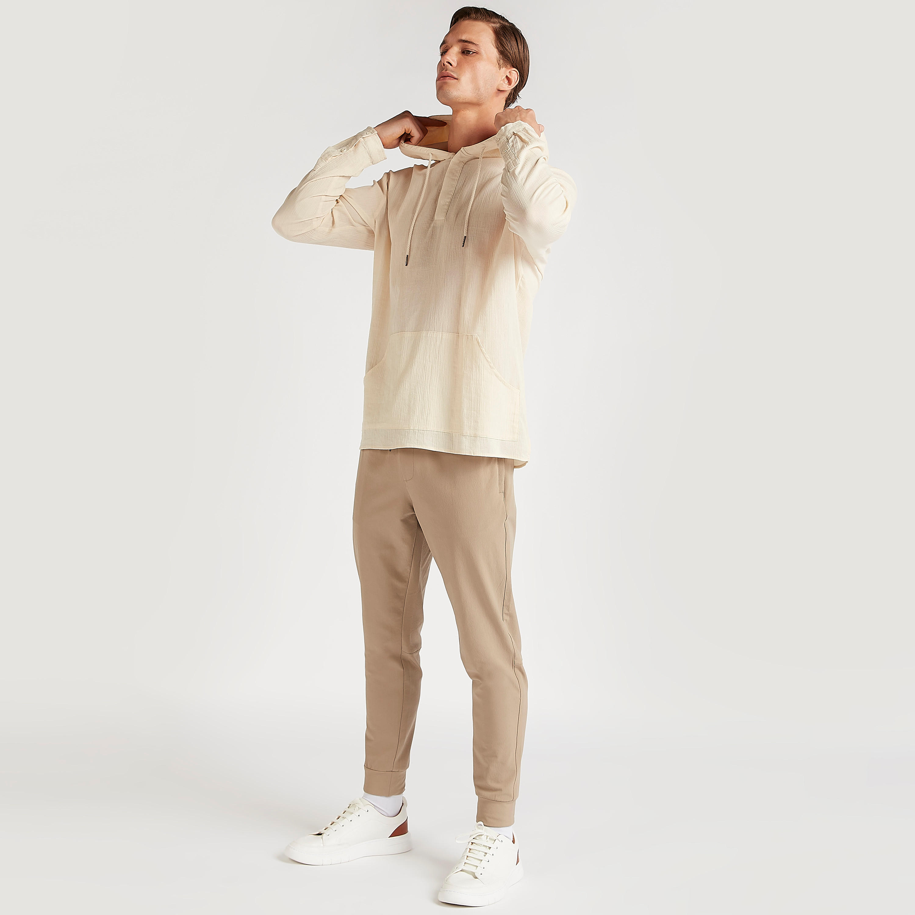 هودي بارز الملمس بأكمام طويلة وطبعات من آيكونيك-men-winterwear-hoodiesandsweatshirts-image-2