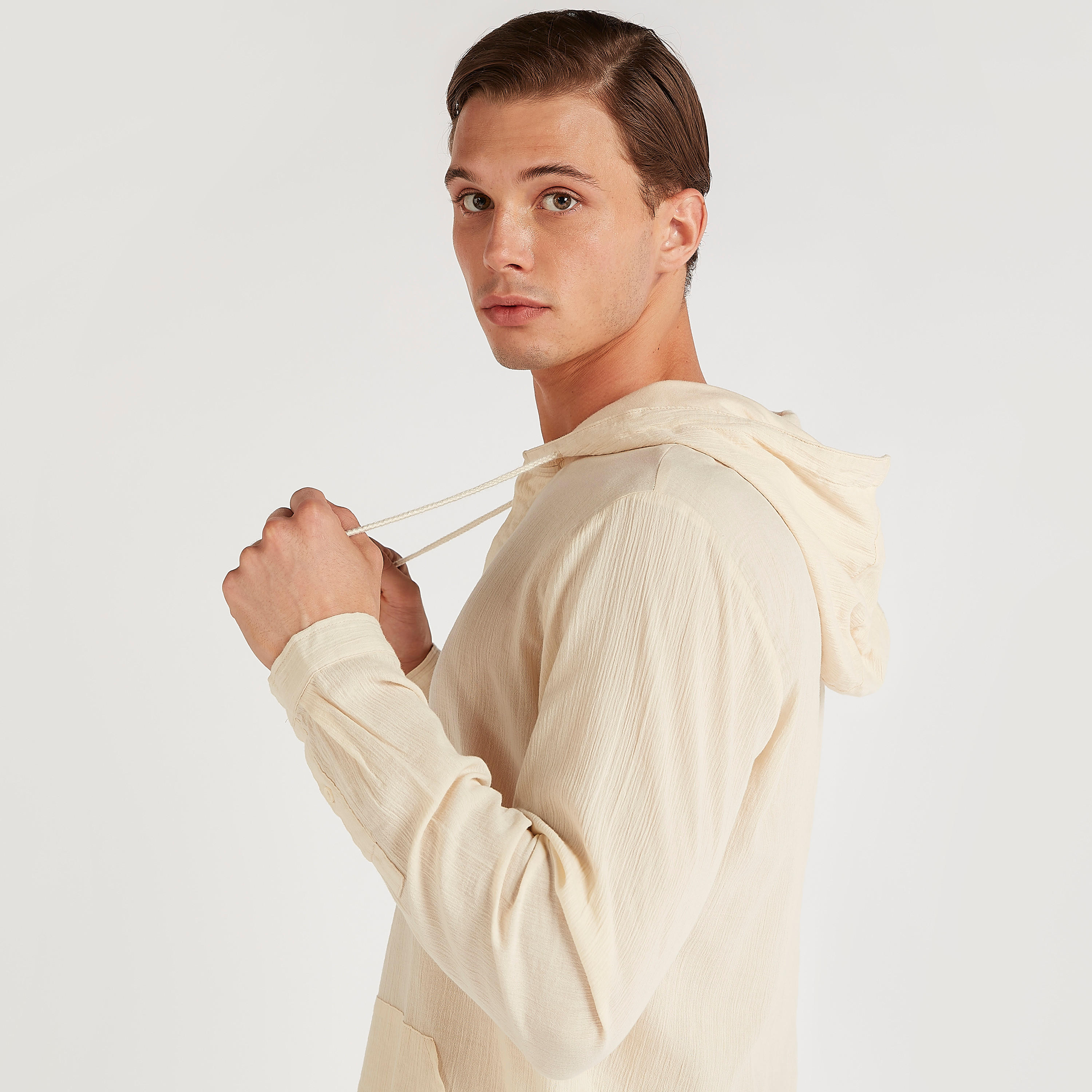 هودي بارز الملمس بأكمام طويلة وطبعات من آيكونيك-men-winterwear-hoodiesandsweatshirts-image-5