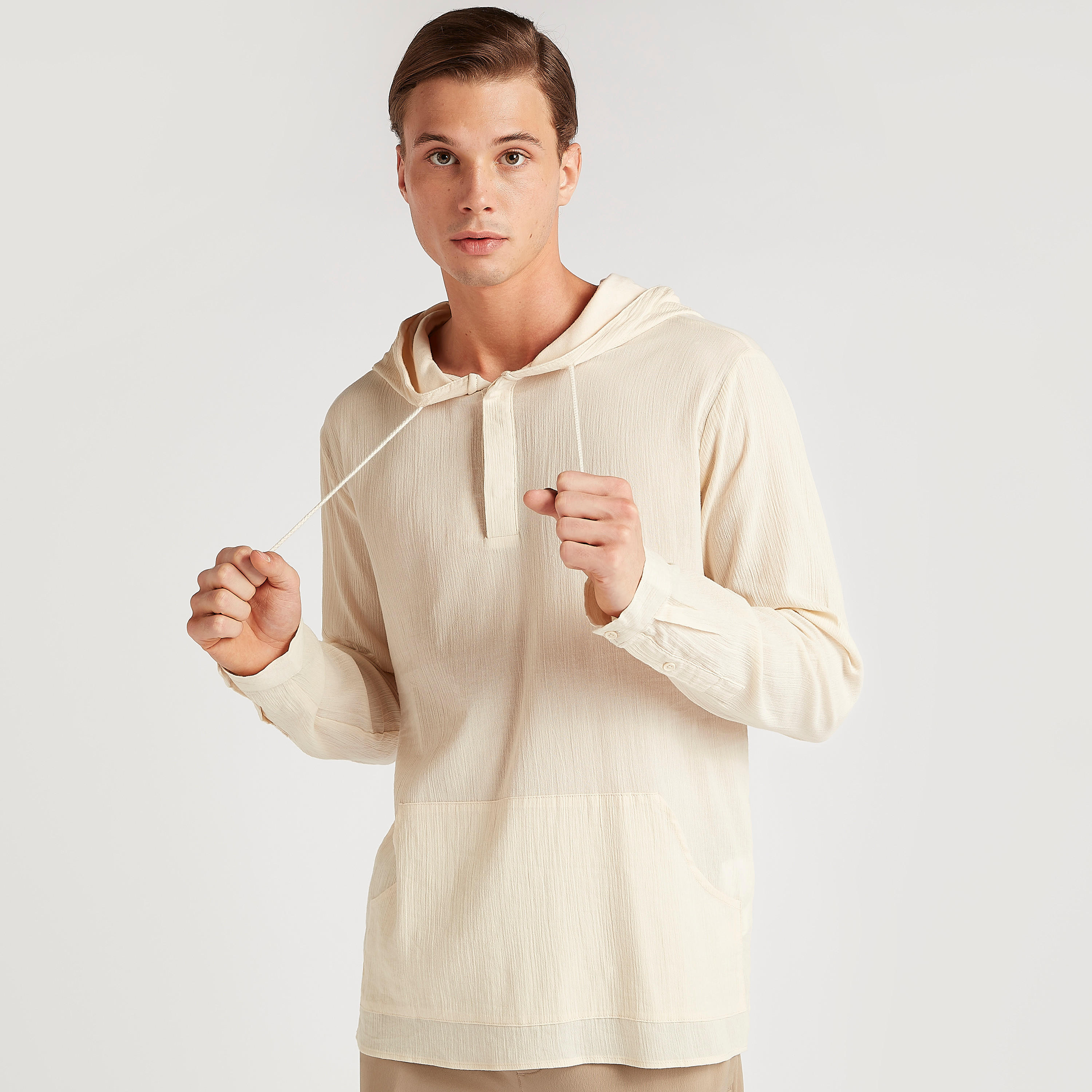 هودي بارز الملمس بأكمام طويلة وطبعات من آيكونيك-men-winterwear-hoodiesandsweatshirts-image-6