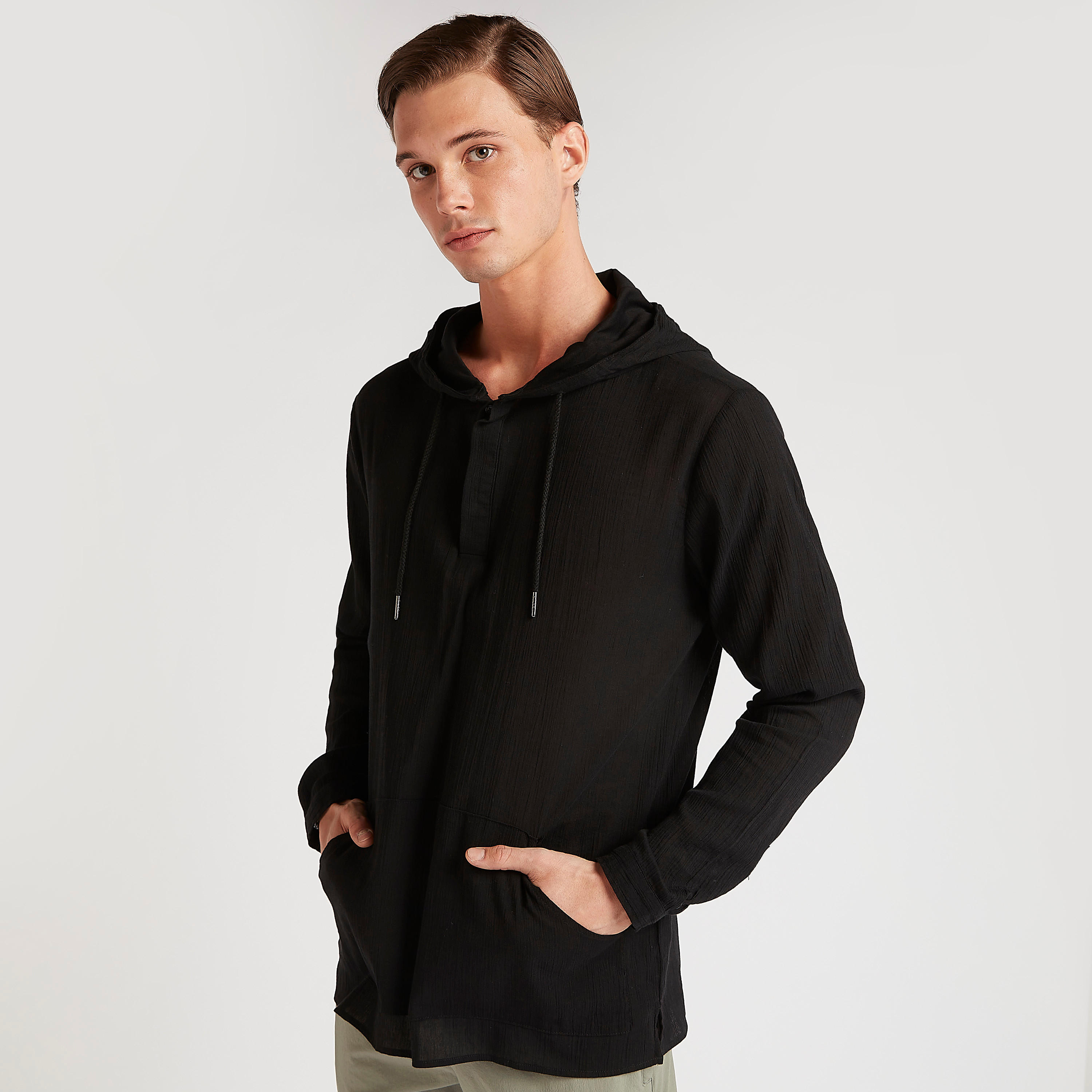 هودي بارز الملمس بأكمام طويلة وطبعات من آيكونيك-men-winterwear-hoodiesandsweatshirts-image-7