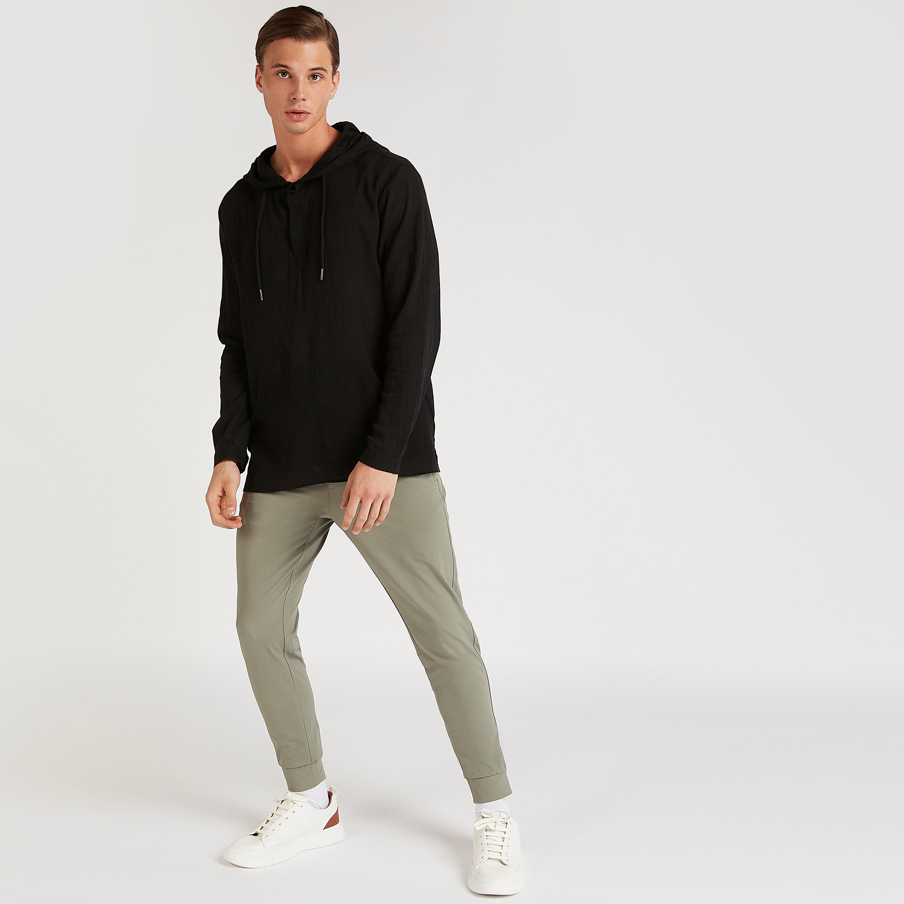 هودي بارز الملمس بأكمام طويلة وطبعات من آيكونيك-men-winterwear-hoodiesandsweatshirts-image-8