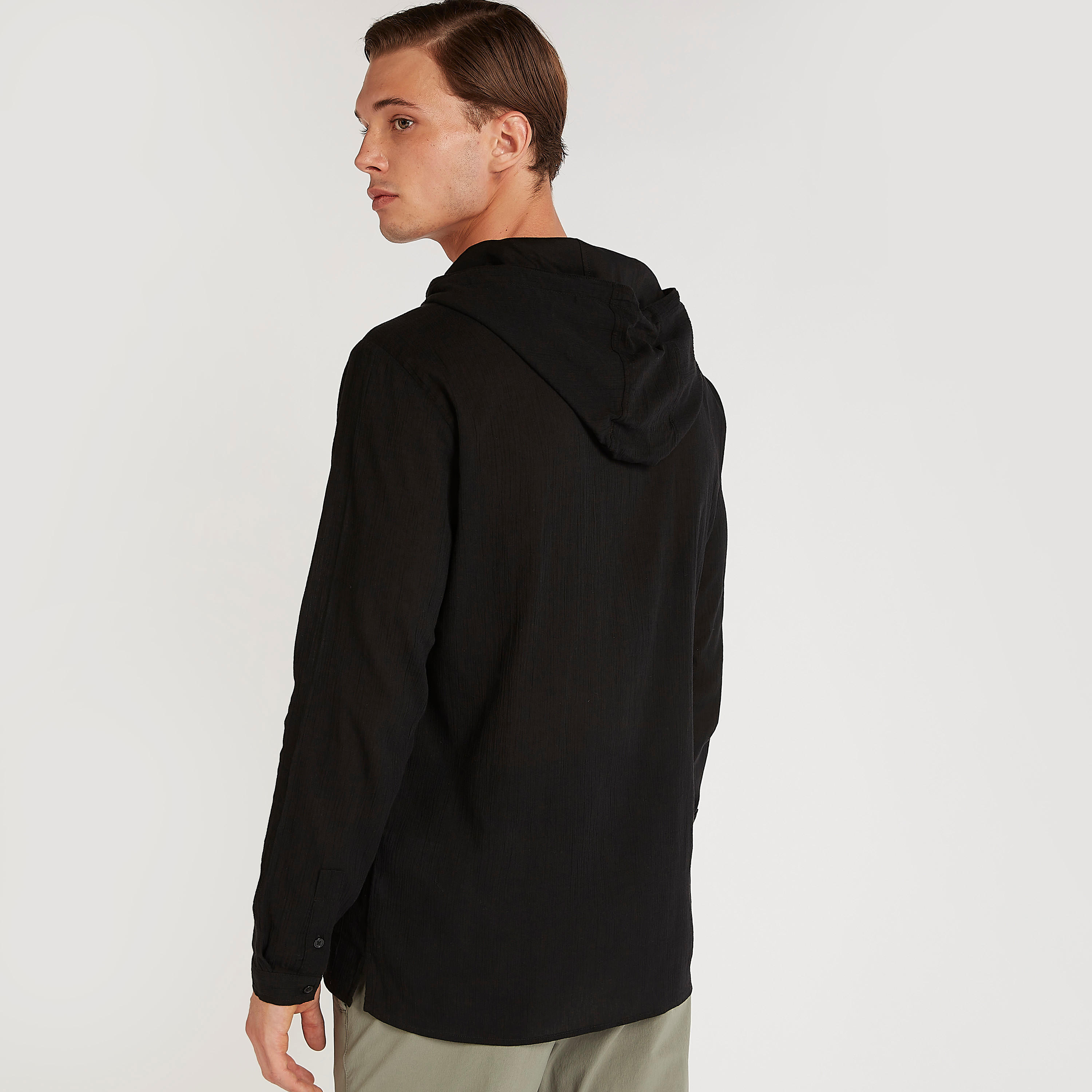 هودي بارز الملمس بأكمام طويلة وطبعات من آيكونيك-men-winterwear-hoodiesandsweatshirts-image-10