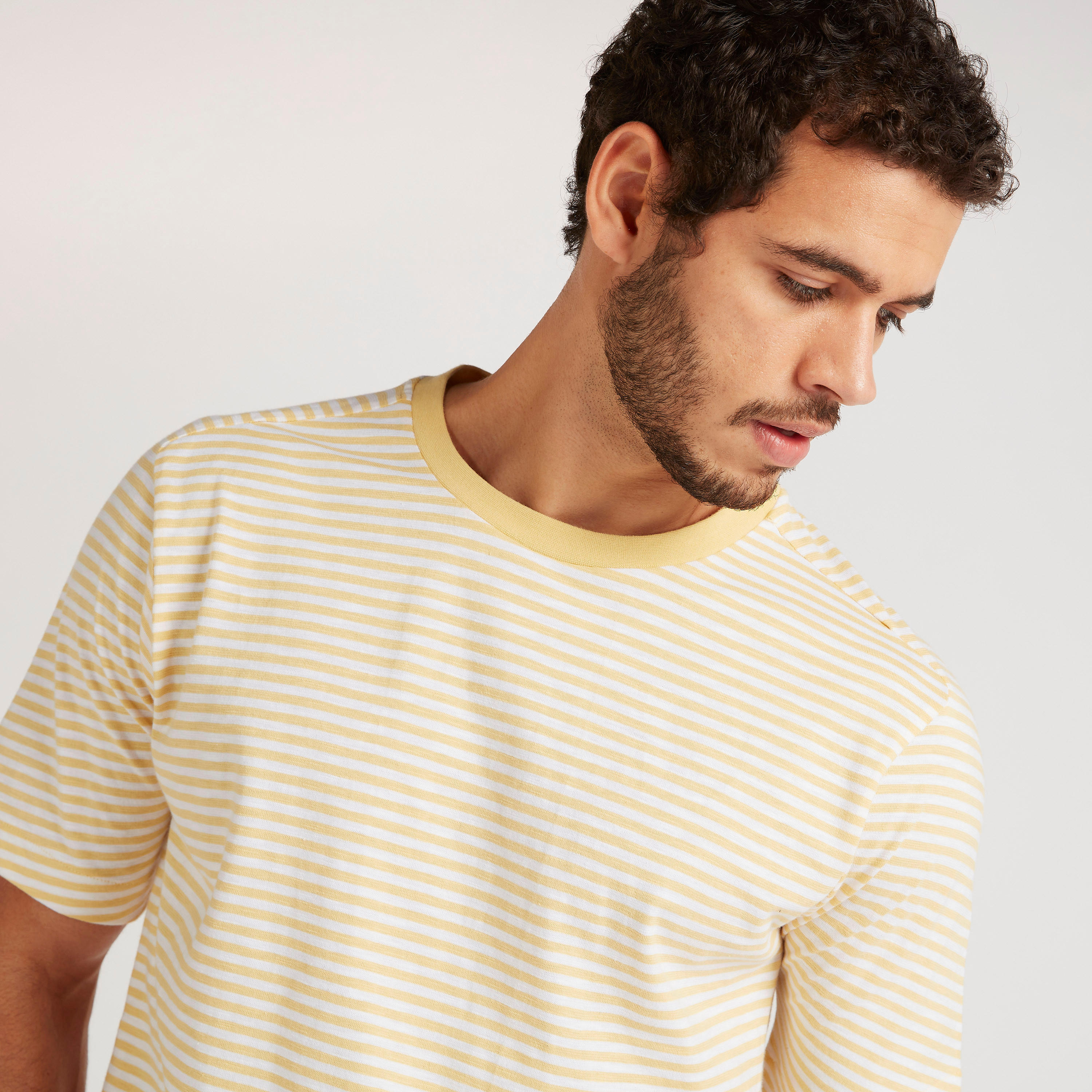 تيشيرت مقلّم بياقة ضيّقة وأكمام قصيرة من آيكونيك-men-clothing-tshirtsandpolos-tshirts-image-3