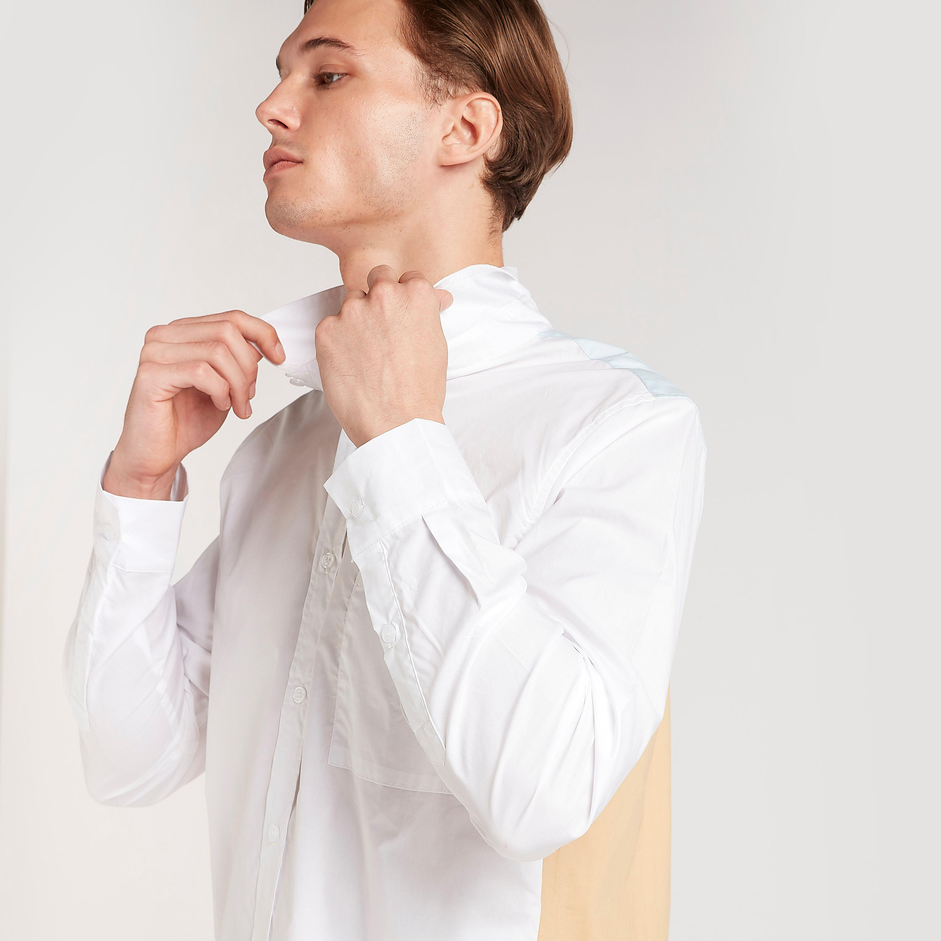 قميص سليم فيت بتصاميم مغايرة وأكمام طويلة من آيكونيك-men-clothing-shirts-image-4