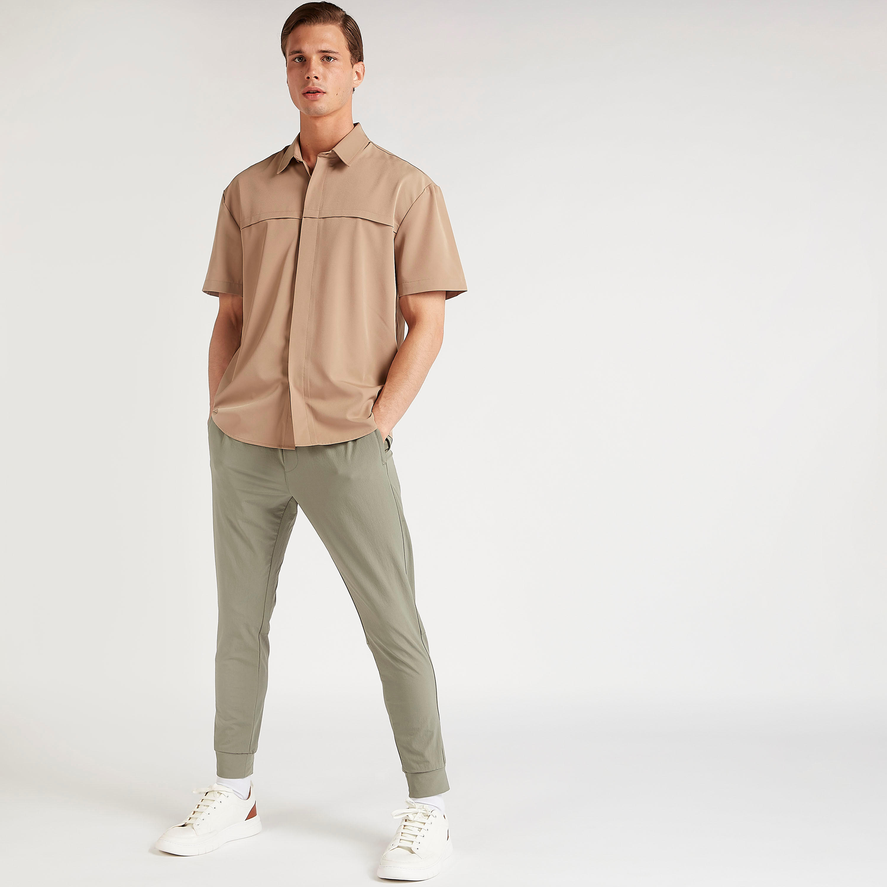 قميص مستدام بقصّة مريحة وياقة واسعة وأكمام قصيرة من آيكونيك-men-clothing-shirts-image-3