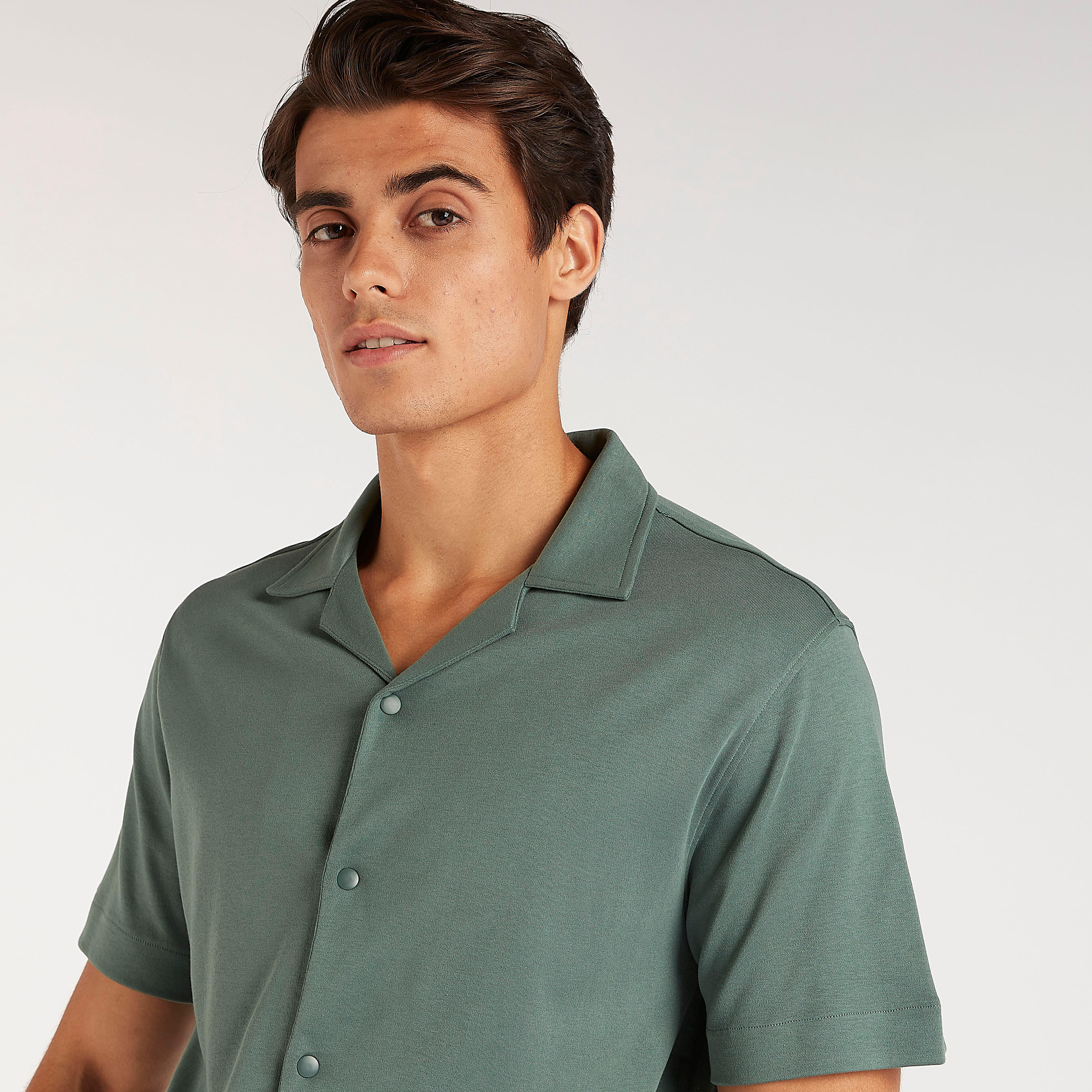 قميص سادة بأكمام قصيرة من آيكونيك-men-clothing-shirts-image-9
