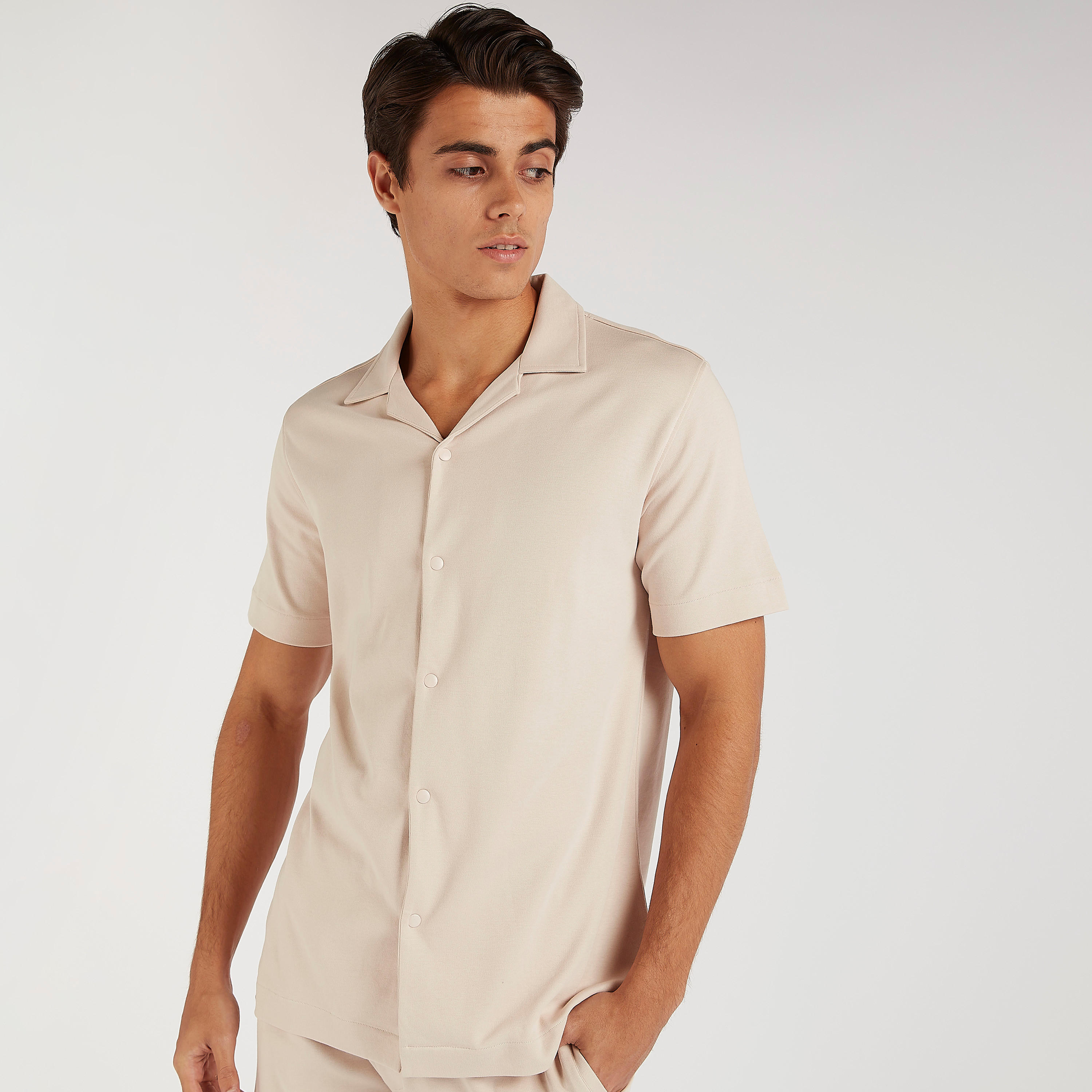 قميص سادة بأكمام قصيرة من آيكونيك-men-clothing-shirts-image-5